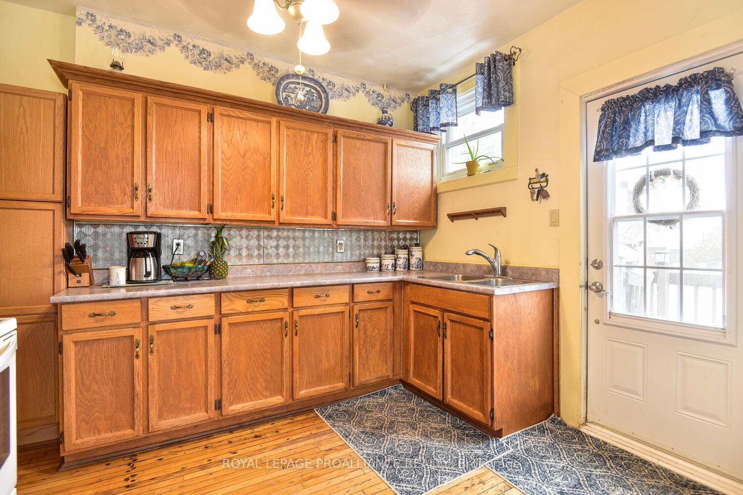 Photo 7 of 741 Benson Street E, Edwardsburgh/Cardinal, Town of Cardinal — HOMEH