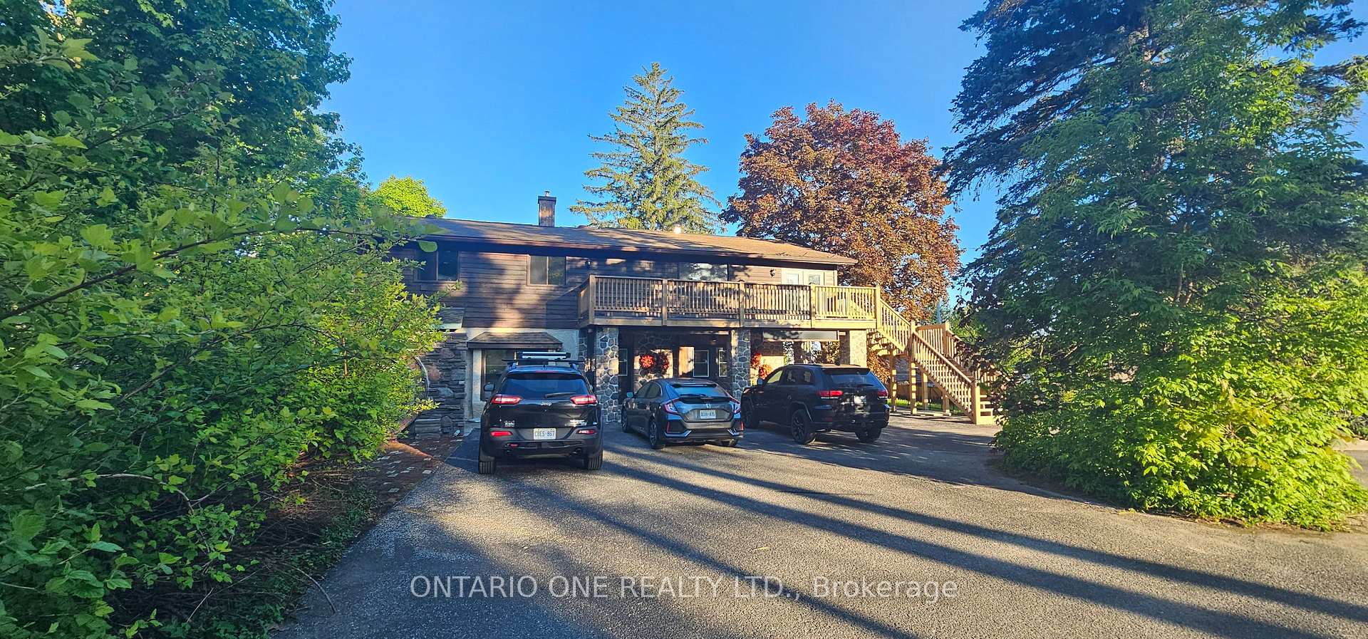 Photo 4 of 811 Bay Street, Gravenhurst, Muskoka (S) — HOMEH