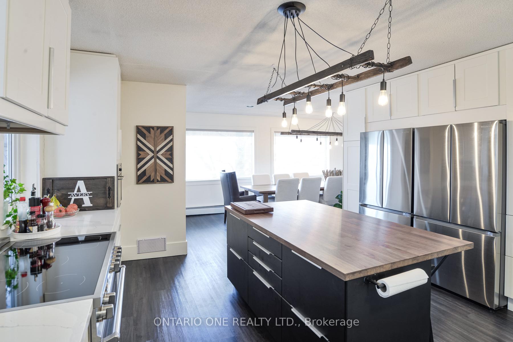 Photo 8 of 811 Bay Street, Gravenhurst, Muskoka (S) — HOMEH