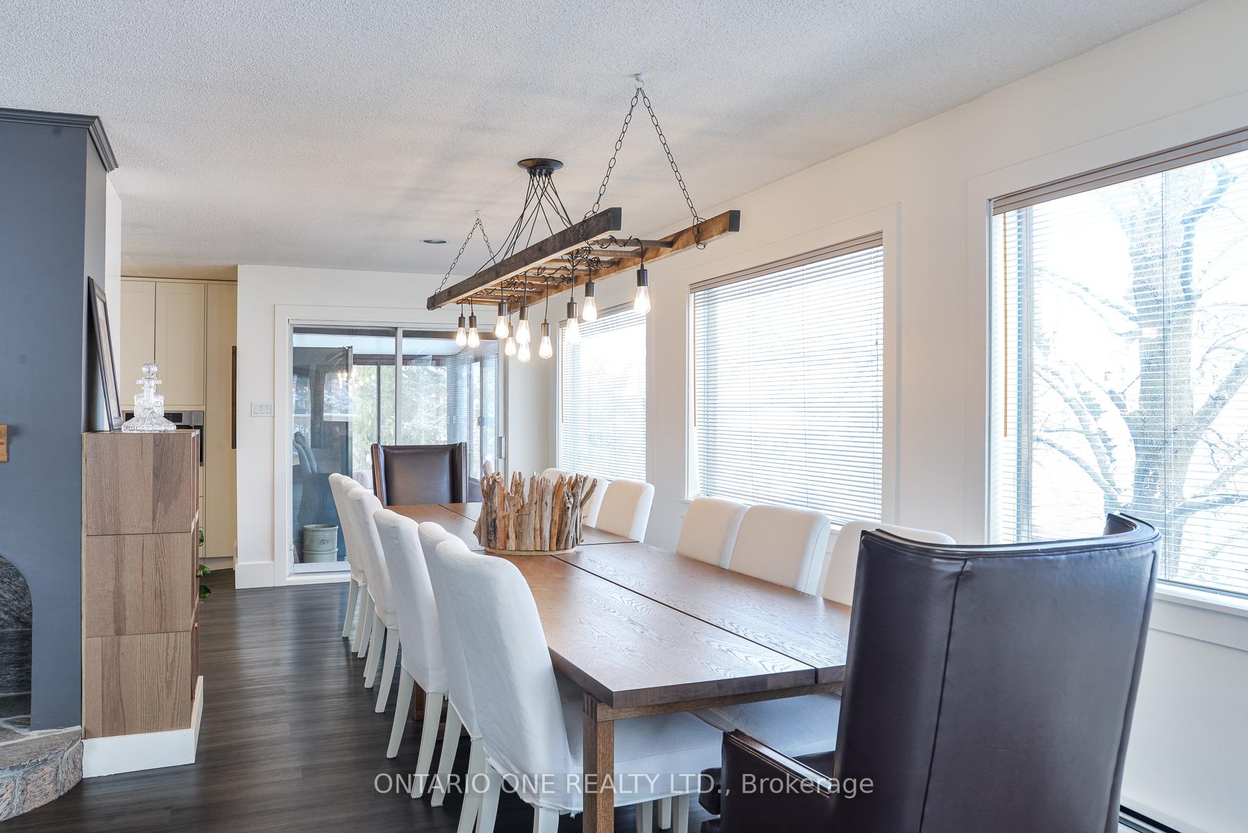 Photo 10 of 811 Bay Street, Gravenhurst, Muskoka (S) — HOMEH