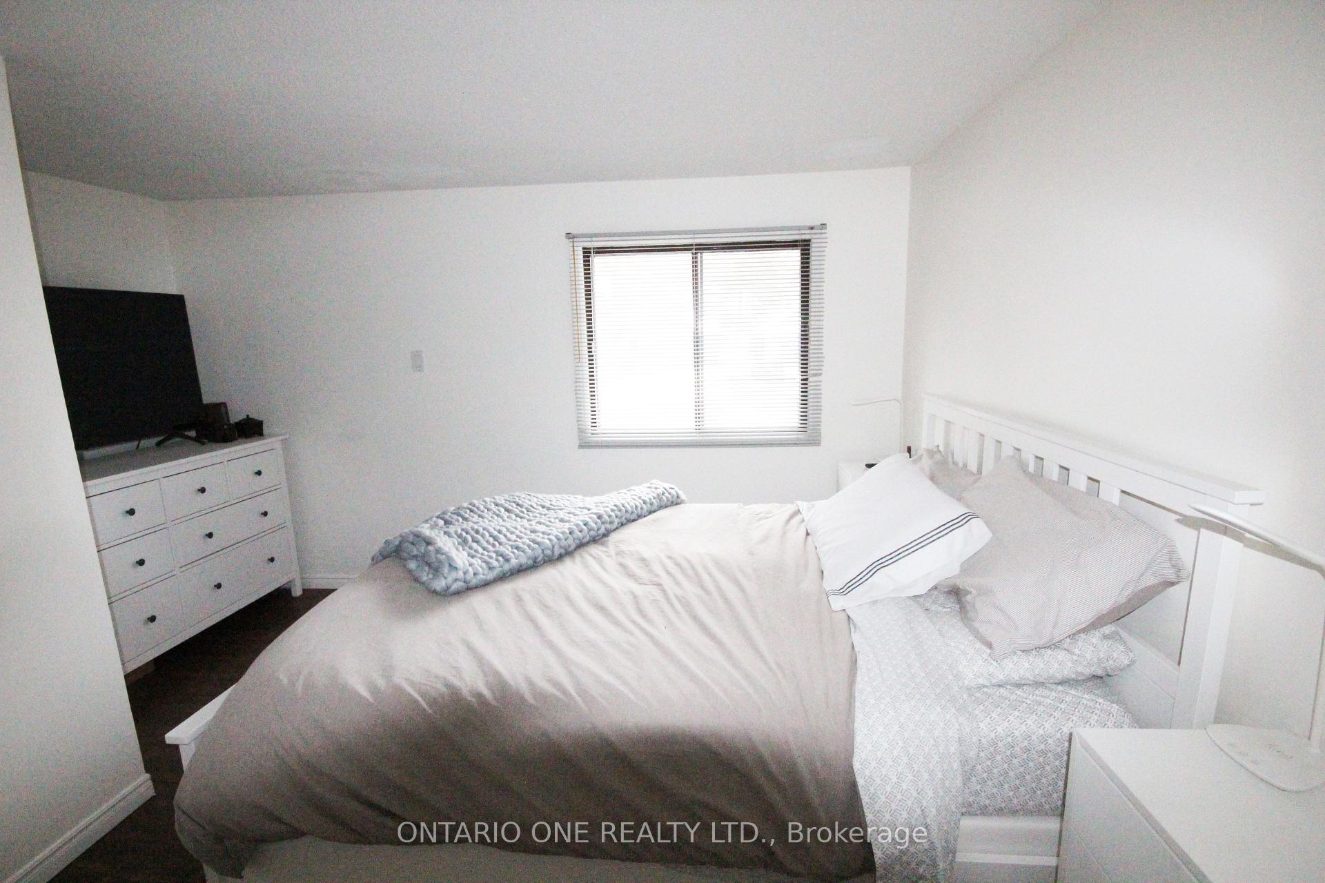 Photo 23 of 811 Bay Street, Gravenhurst, Muskoka (S) — HOMEH