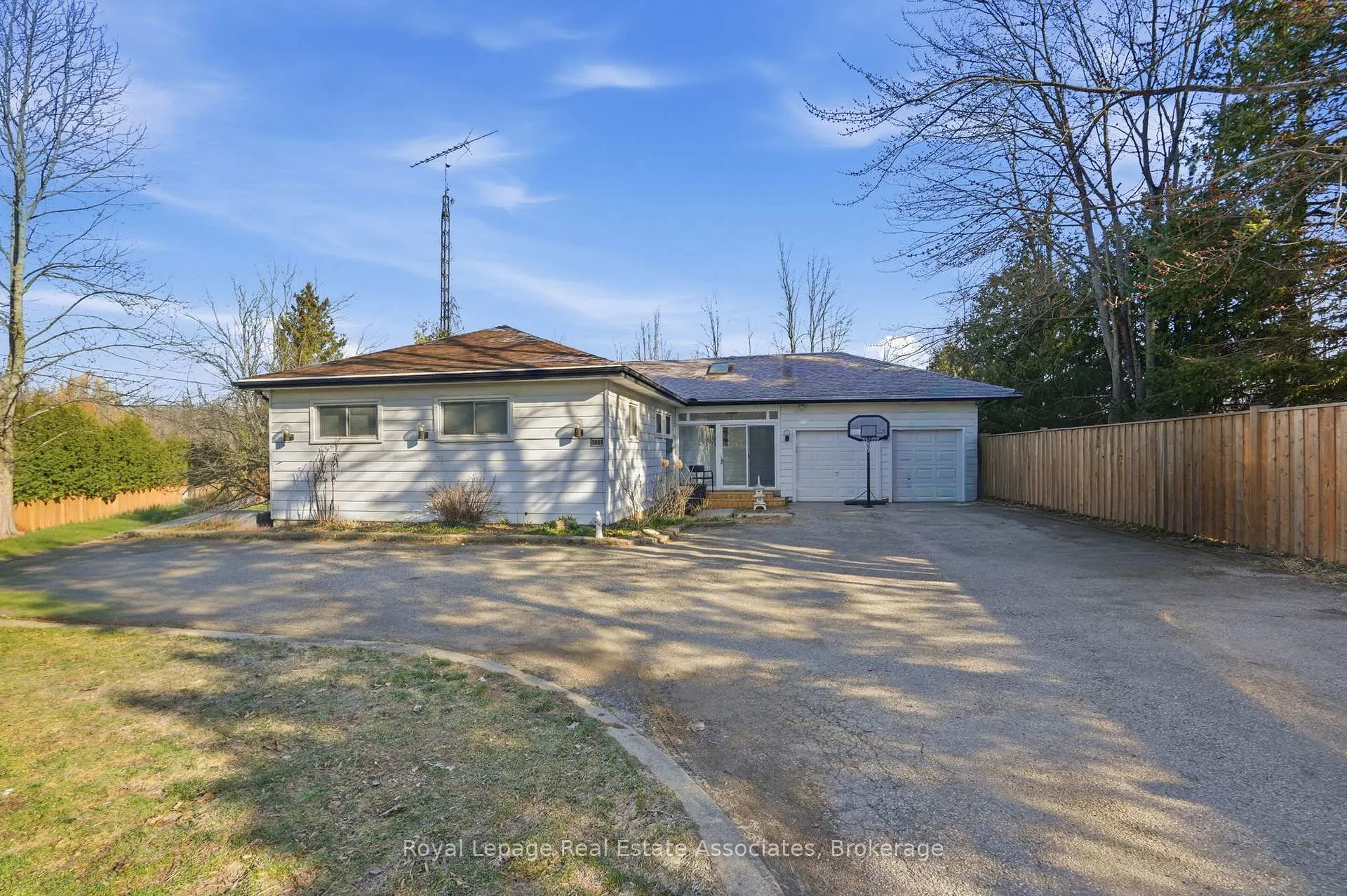 Photo 1 of 1967 Regional 97 Road, Hamilton, Rural Flamborough — HOMEH
