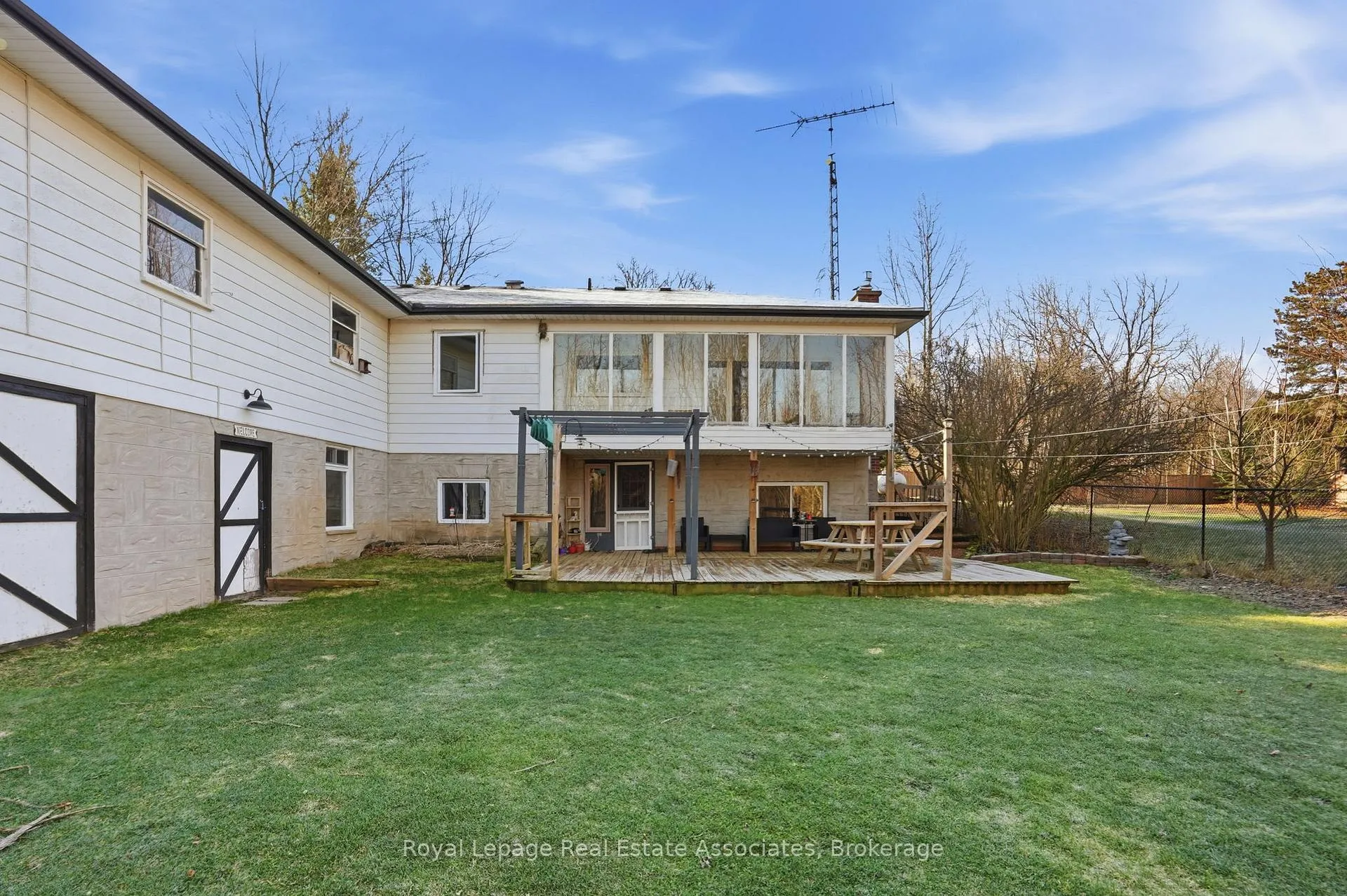 Photo 42 of 1967 Regional 97 Road, Hamilton, Rural Flamborough — HOMEH