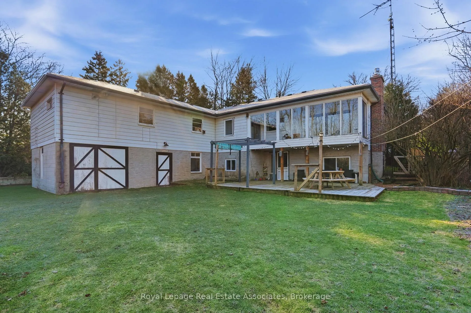 Photo 43 of 1967 Regional 97 Road, Hamilton, Rural Flamborough — HOMEH