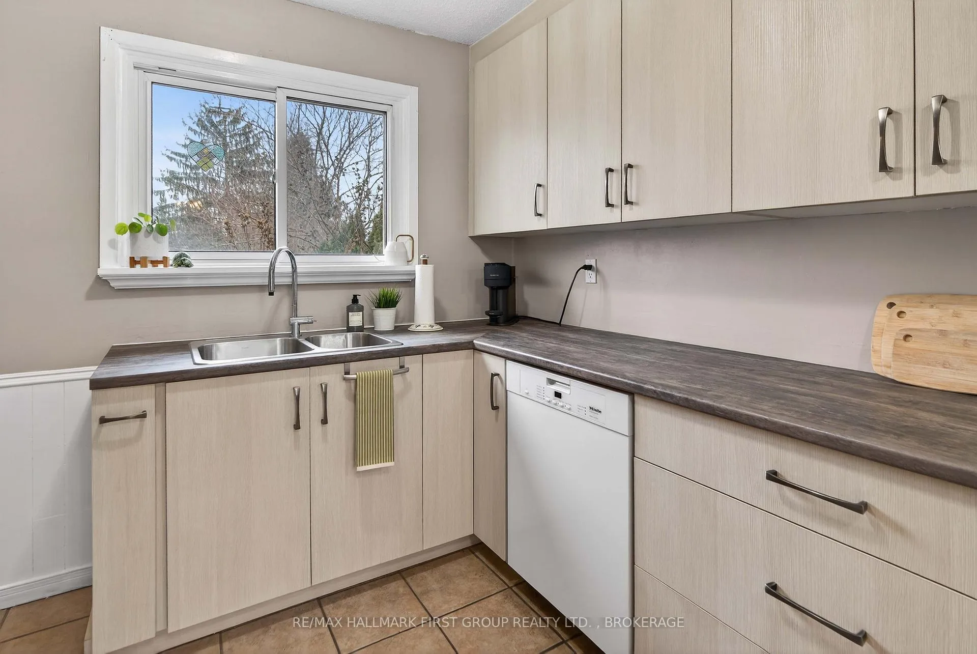Photo 10 of 804 Grouse Crescent, Kingston, North of Taylor-Kidd Blvd — HOMEH