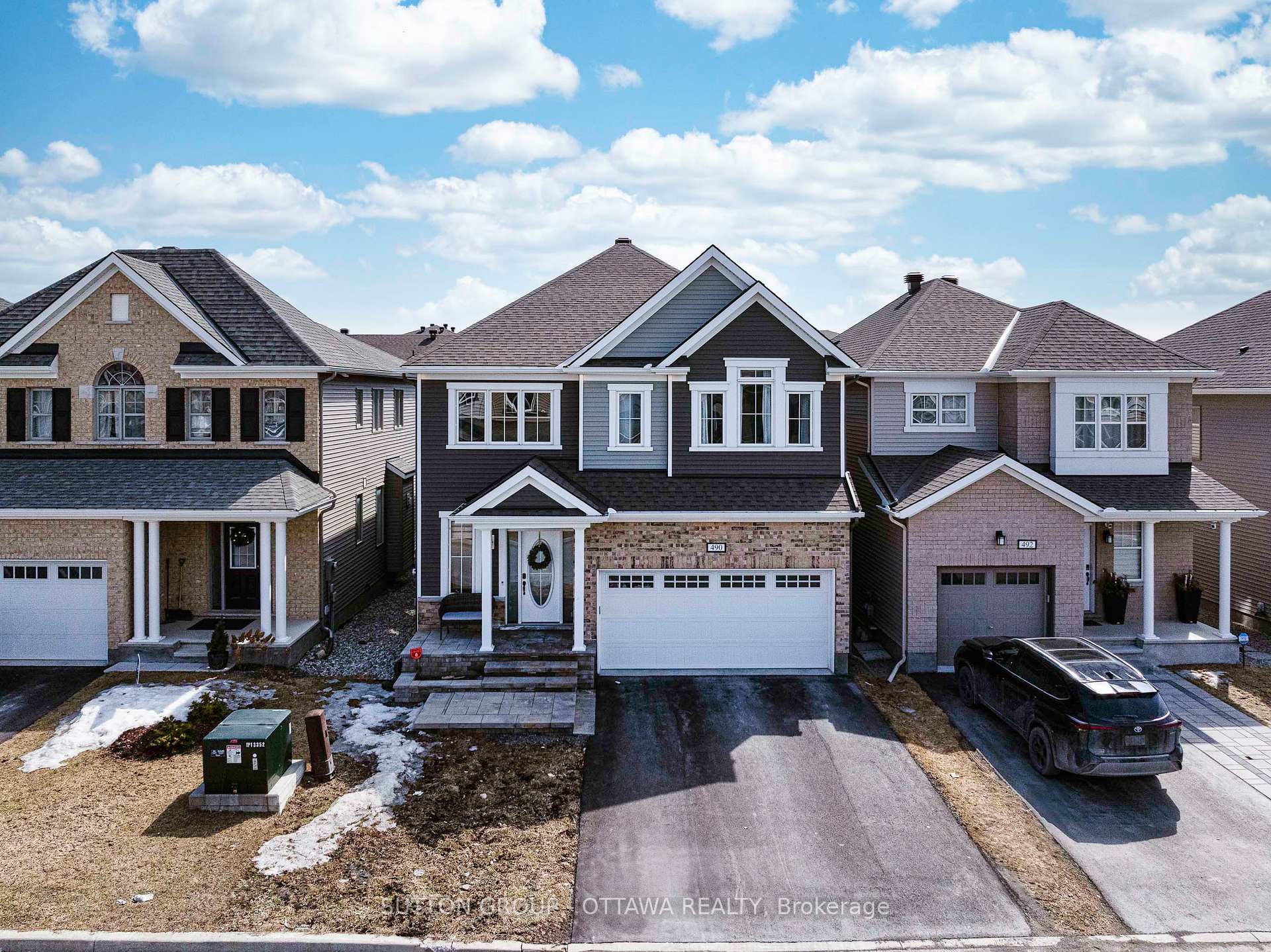Photo 2 of 490 Alcor Terrace, Ottawa, Barrhaven - Half Moon Bay — HOMEH
