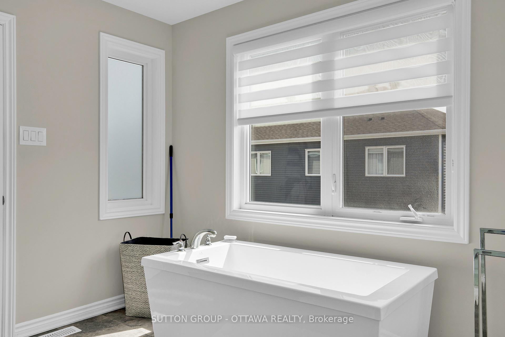 Photo 30 of 490 Alcor Terrace, Ottawa, Barrhaven - Half Moon Bay — HOMEH