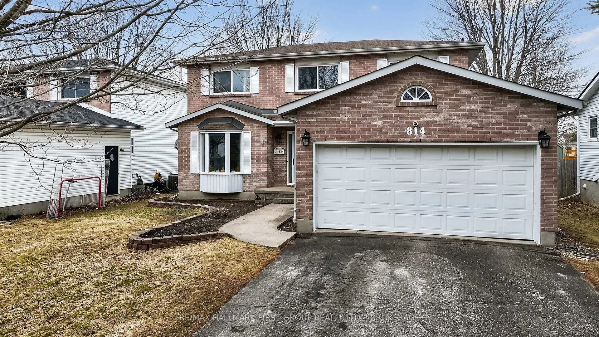 Photo 2 of 814 Cataraqui Woods Drive, Kingston, City Northwest — HOMEH