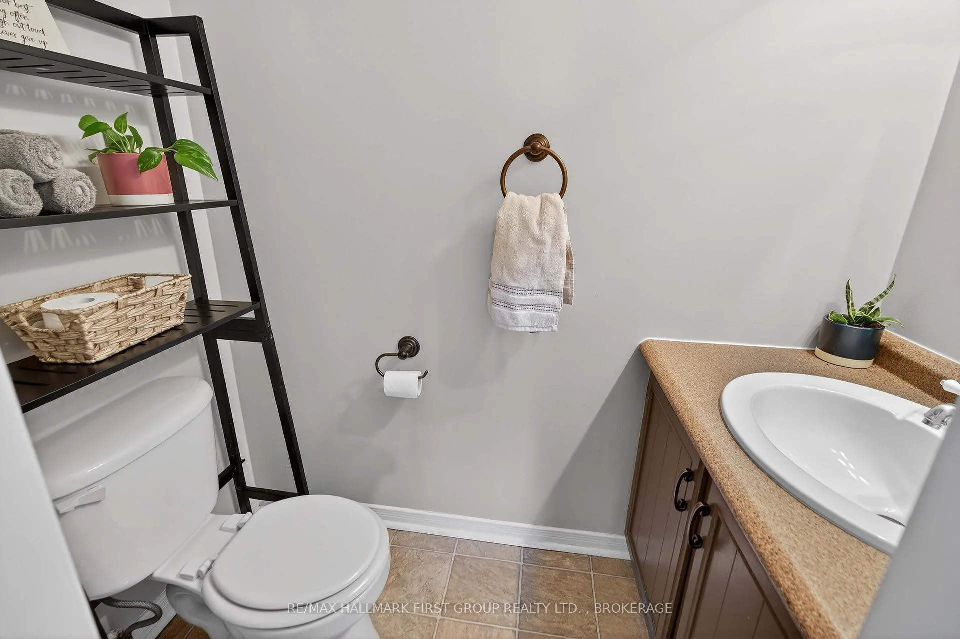 Photo 10 of 814 Cataraqui Woods Drive, Kingston, City Northwest — HOMEH
