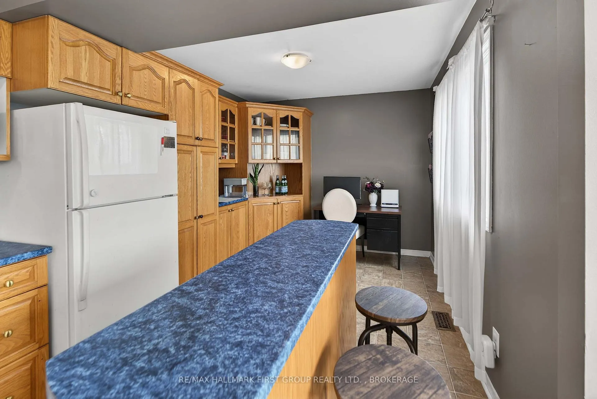 Photo 16 of 814 Cataraqui Woods Drive, Kingston, City Northwest — HOMEH