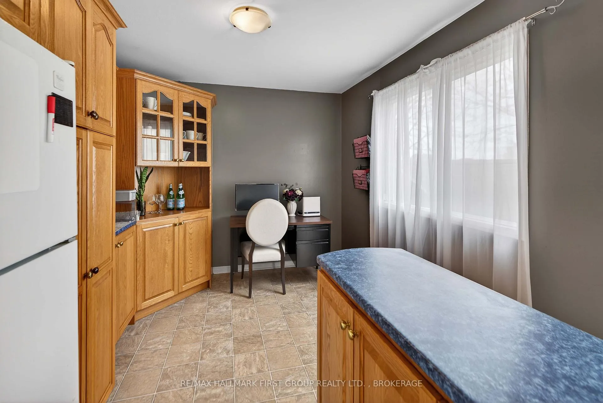 Photo 17 of 814 Cataraqui Woods Drive, Kingston, City Northwest — HOMEH