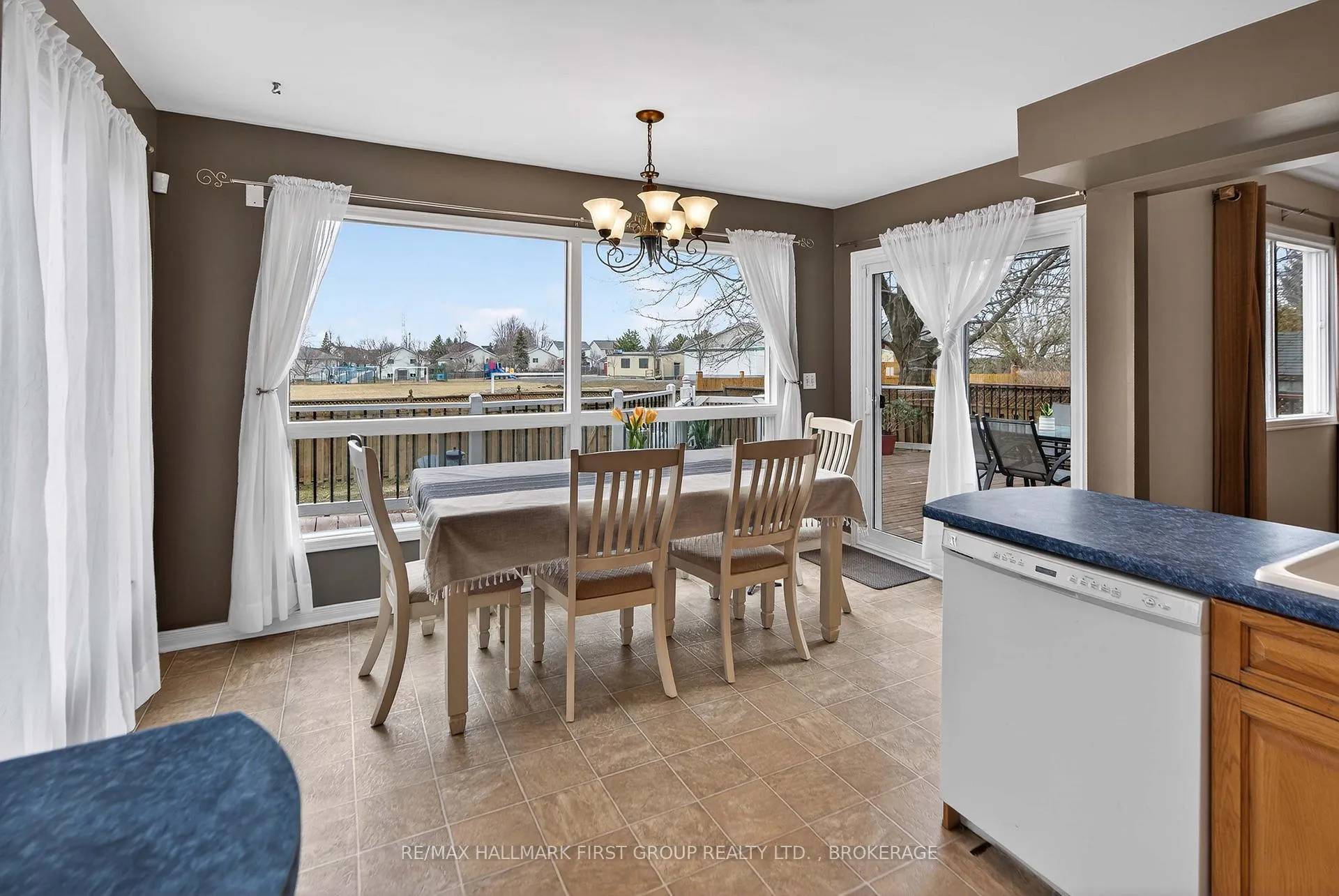 Photo 18 of 814 Cataraqui Woods Drive, Kingston, City Northwest — HOMEH