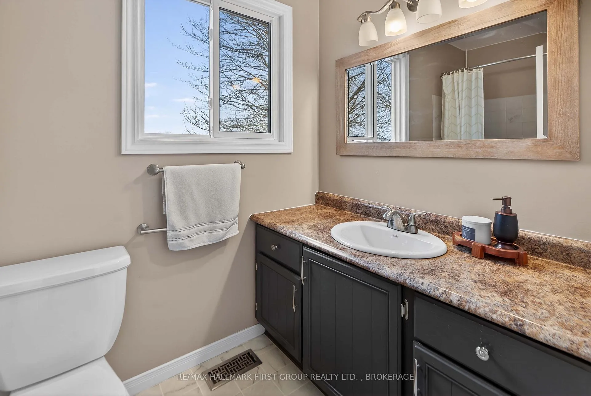 Photo 26 of 814 Cataraqui Woods Drive, Kingston, City Northwest — HOMEH