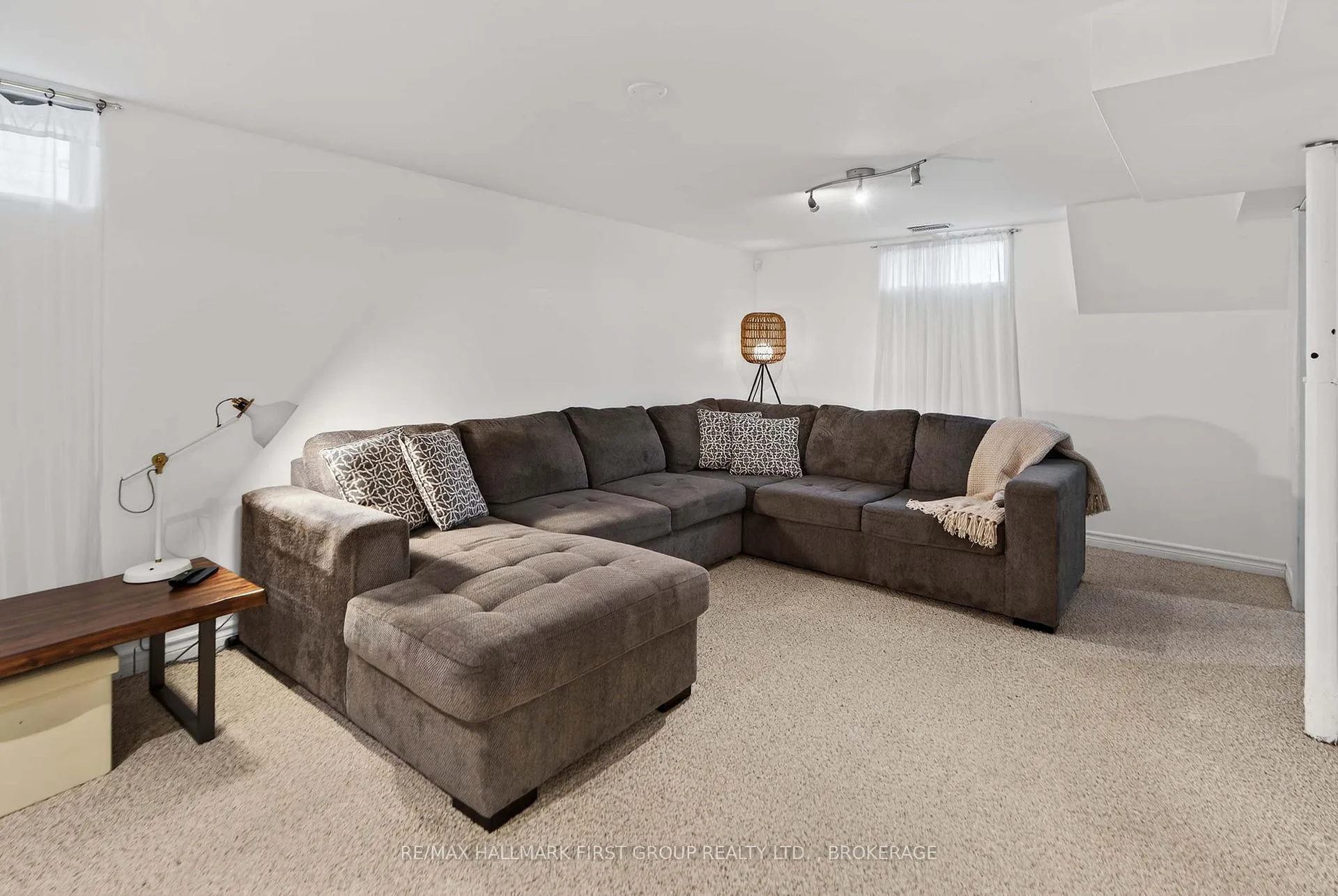 Photo 31 of 814 Cataraqui Woods Drive, Kingston, City Northwest — HOMEH