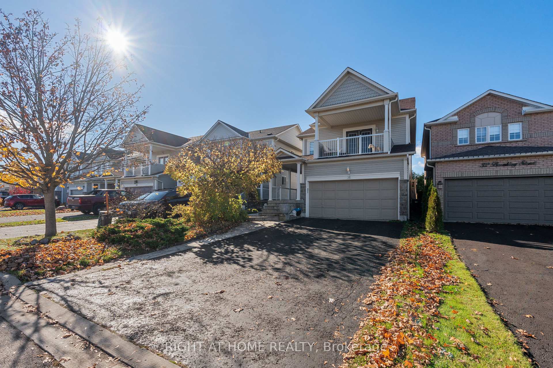 Photo 2 of 36 Brooking Street, Clarington, Bowmanville — HOMEH