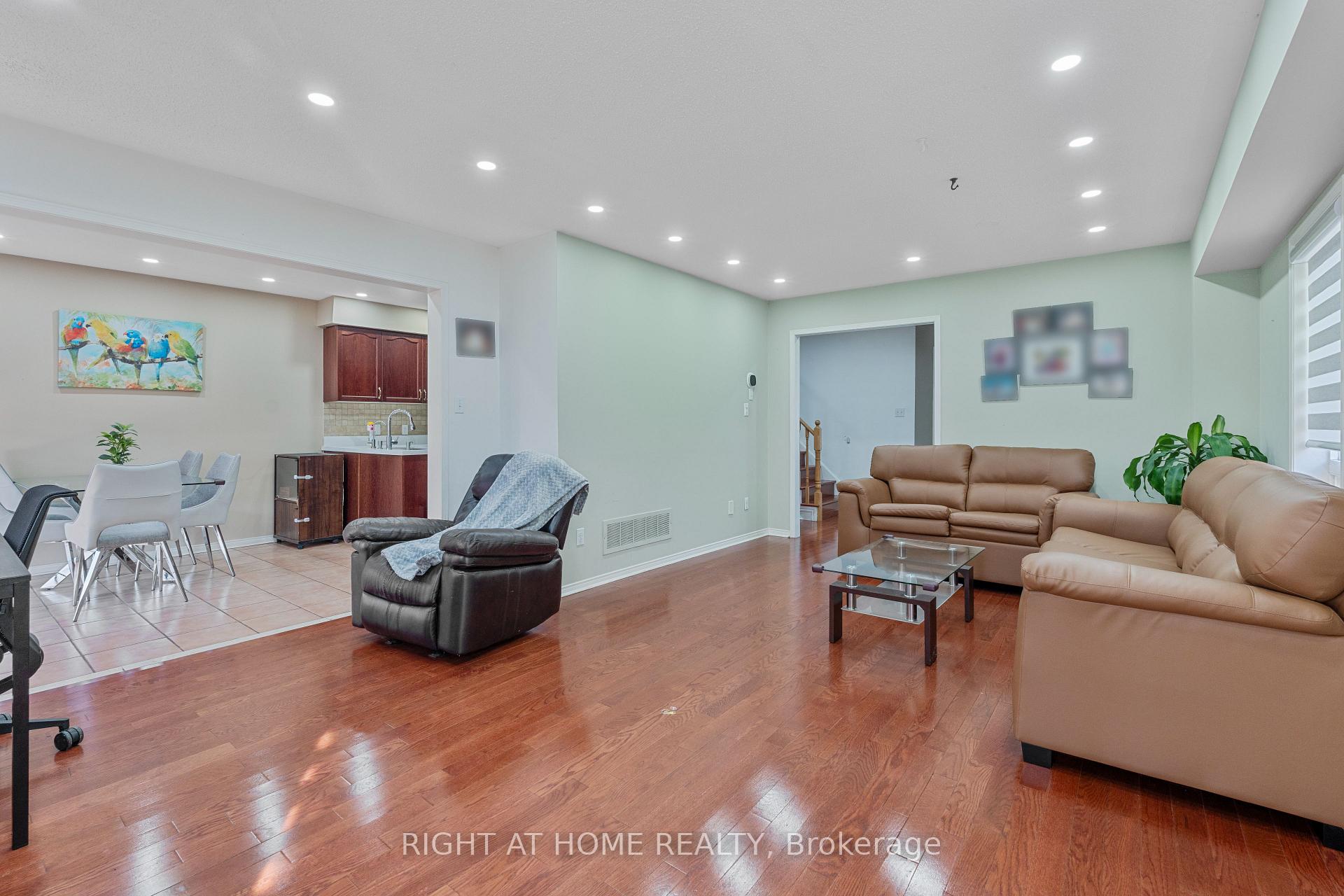 Photo 8 of 36 Brooking Street, Clarington, Bowmanville — HOMEH