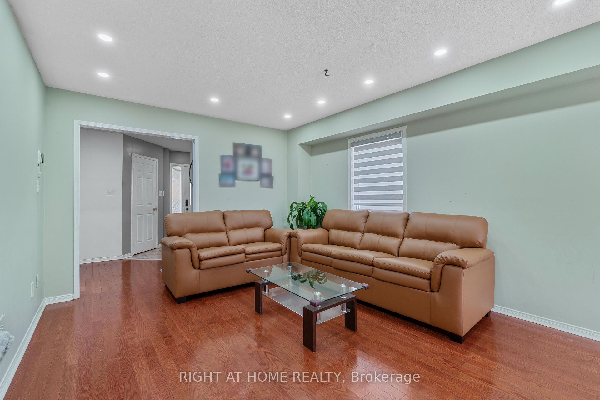 Photo 9 of 36 Brooking Street, Clarington, Bowmanville — HOMEH