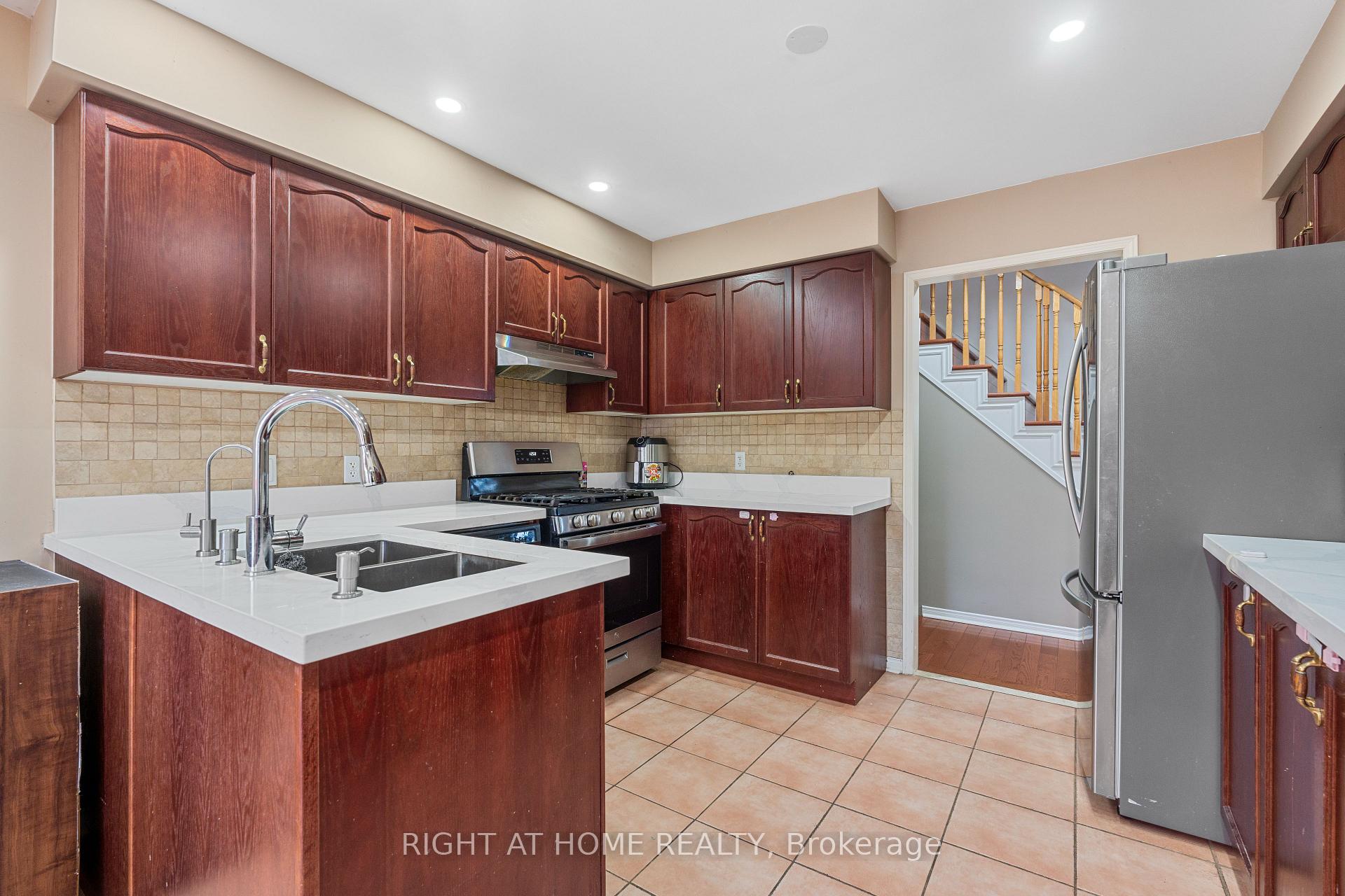 Photo 11 of 36 Brooking Street, Clarington, Bowmanville — HOMEH