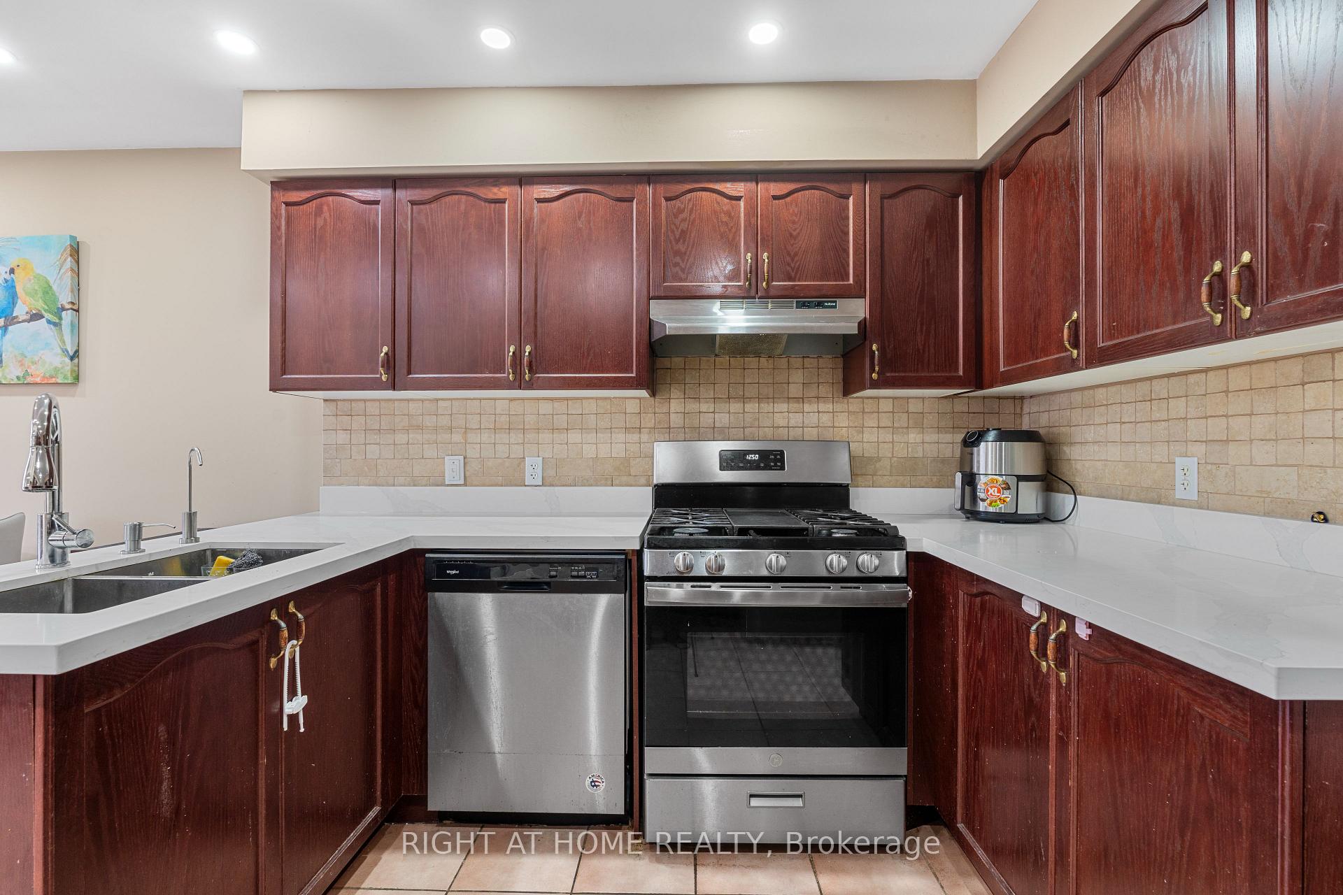 Photo 12 of 36 Brooking Street, Clarington, Bowmanville — HOMEH