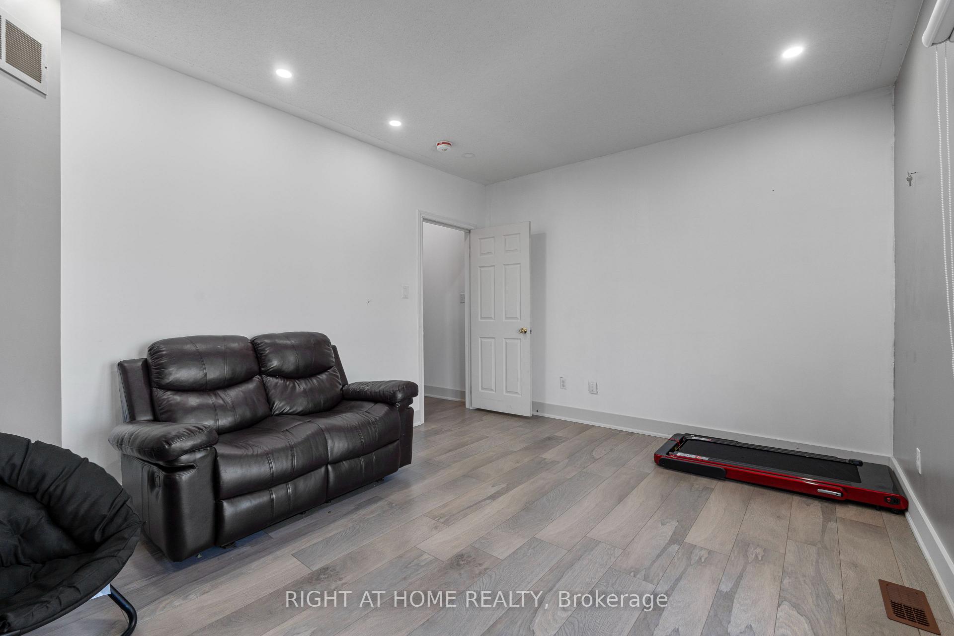 Photo 25 of 36 Brooking Street, Clarington, Bowmanville — HOMEH