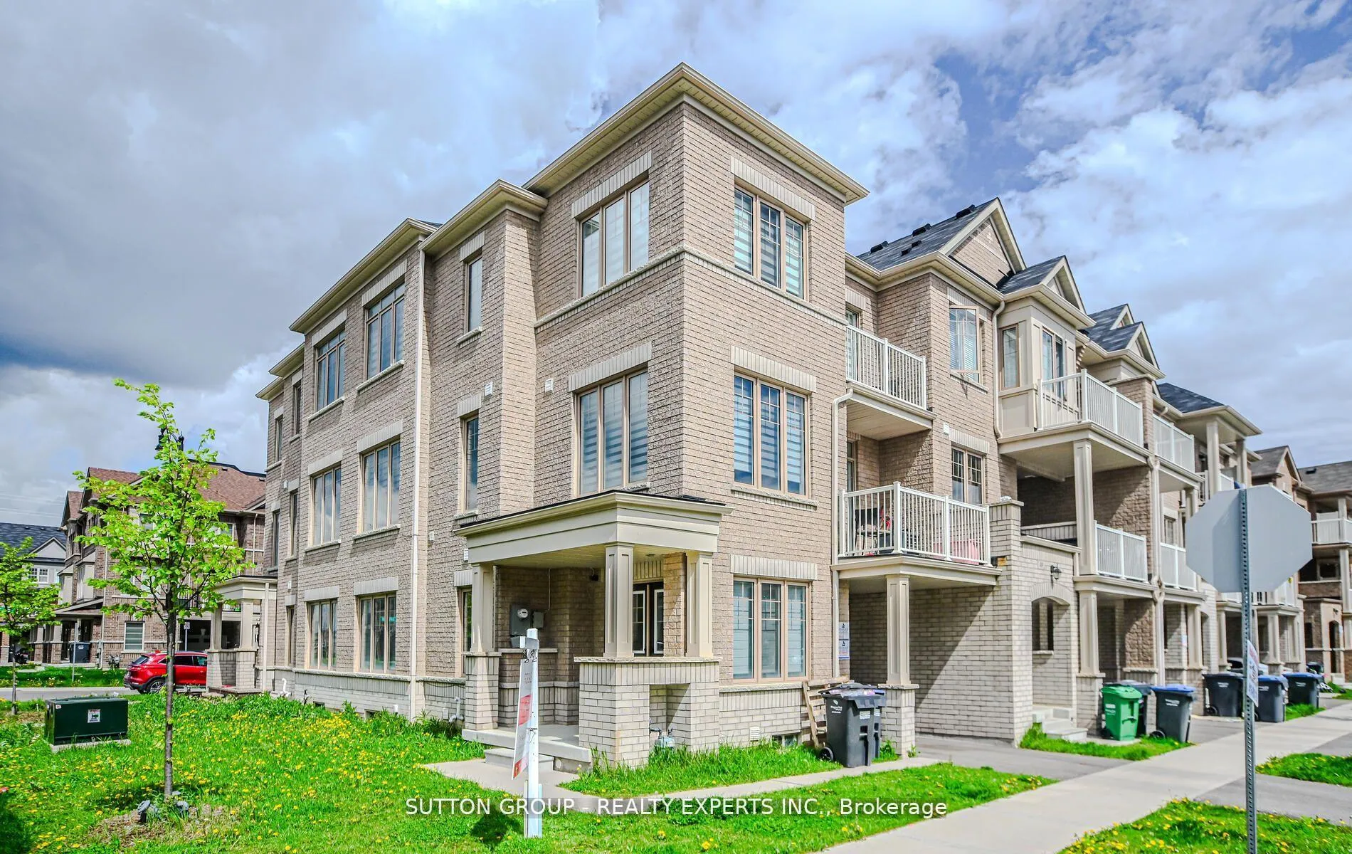 Front of 65 Fruitvale Circle