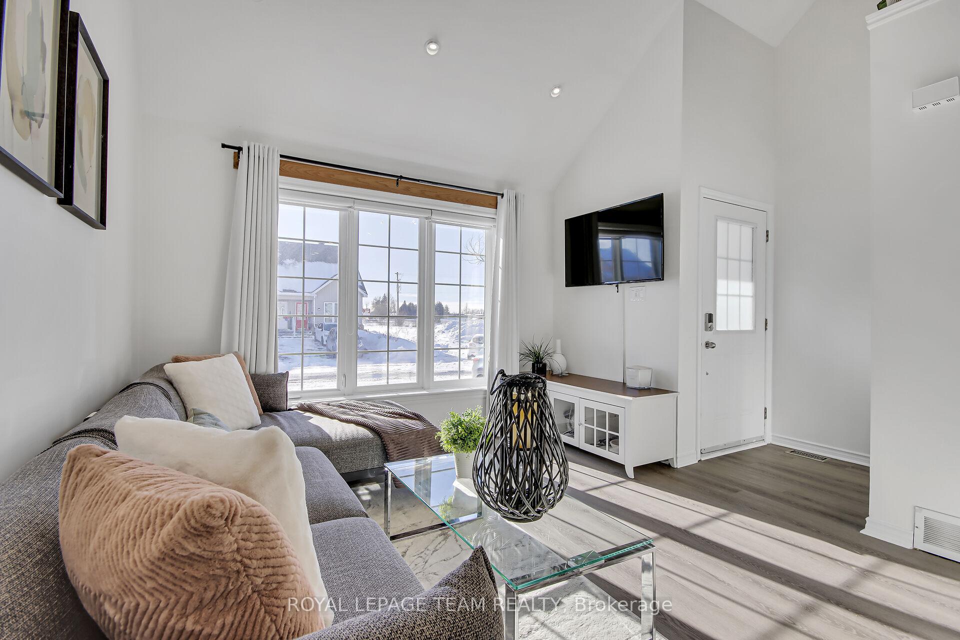 Photo 6 of 7 Spicer Street, Carleton Place — HOMEH