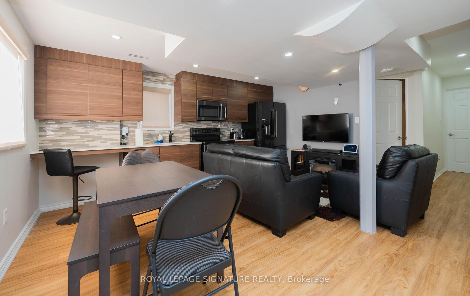 Photo 6 of Unit Bsmt, 92 Beckett Crescent E, Clarington, Courtice — HOMEH