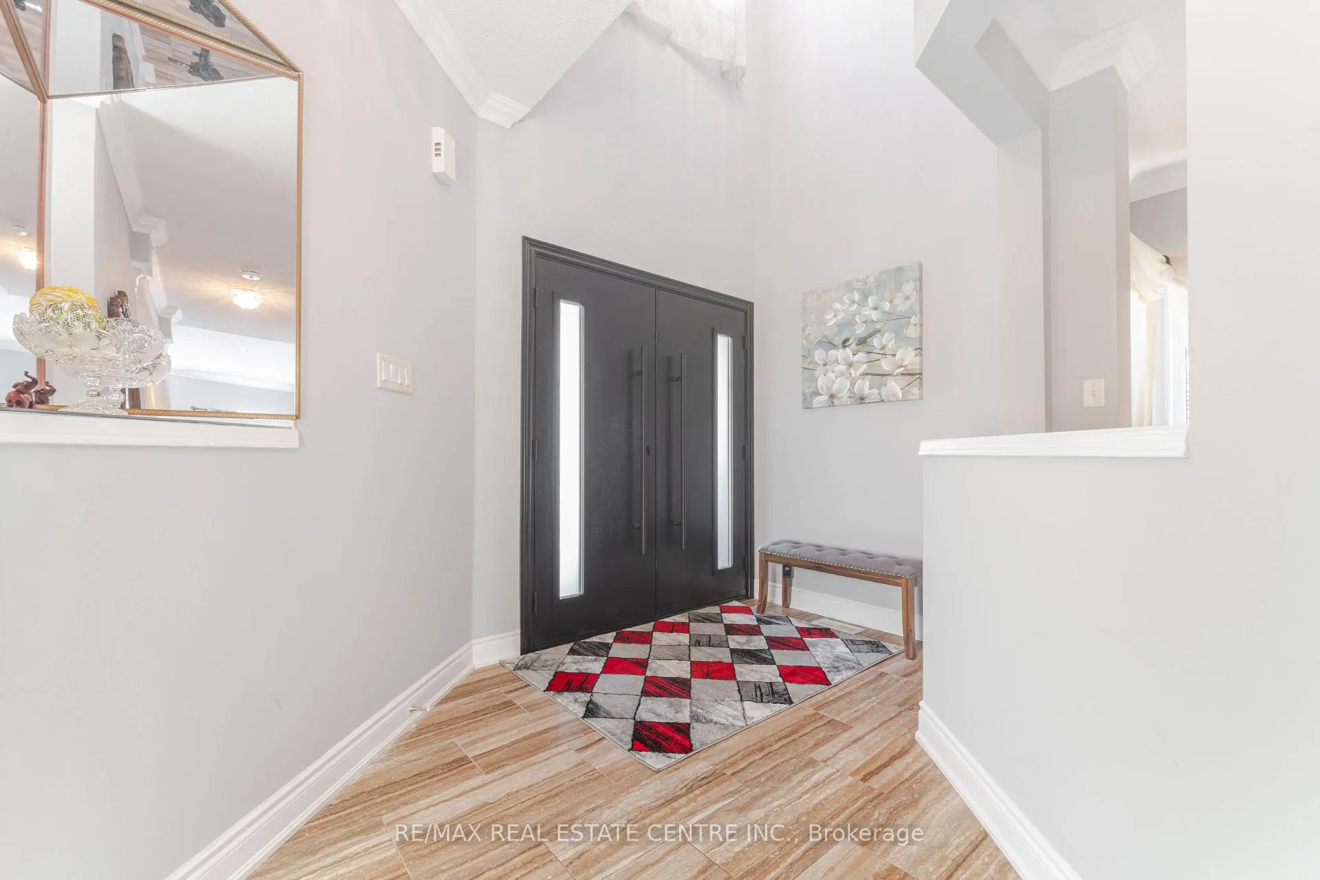 Photo 6 of 46 Lakefield Road, Brampton, Snelgrove — HOMEH