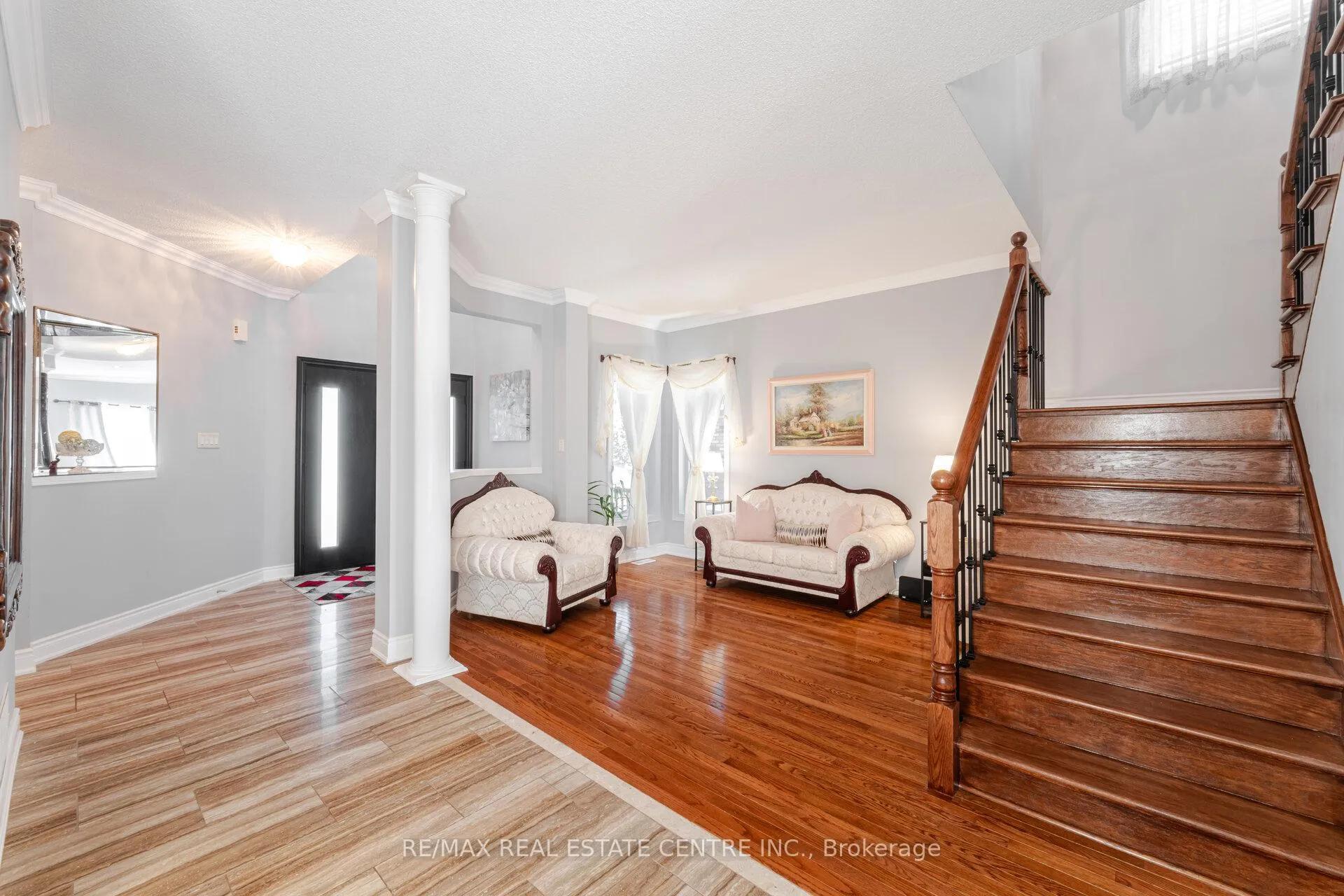 Photo 8 of 46 Lakefield Road, Brampton, Snelgrove — HOMEH