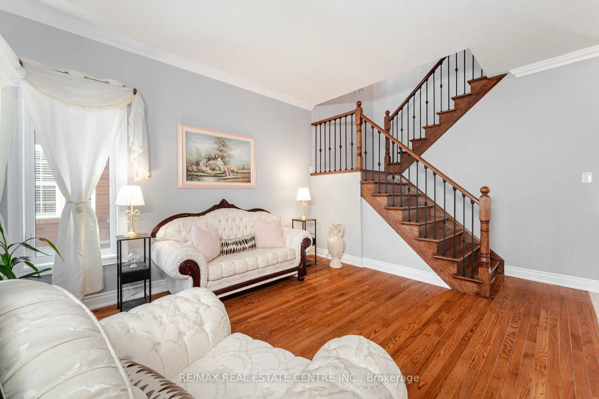 Photo 9 of 46 Lakefield Road, Brampton, Snelgrove — HOMEH