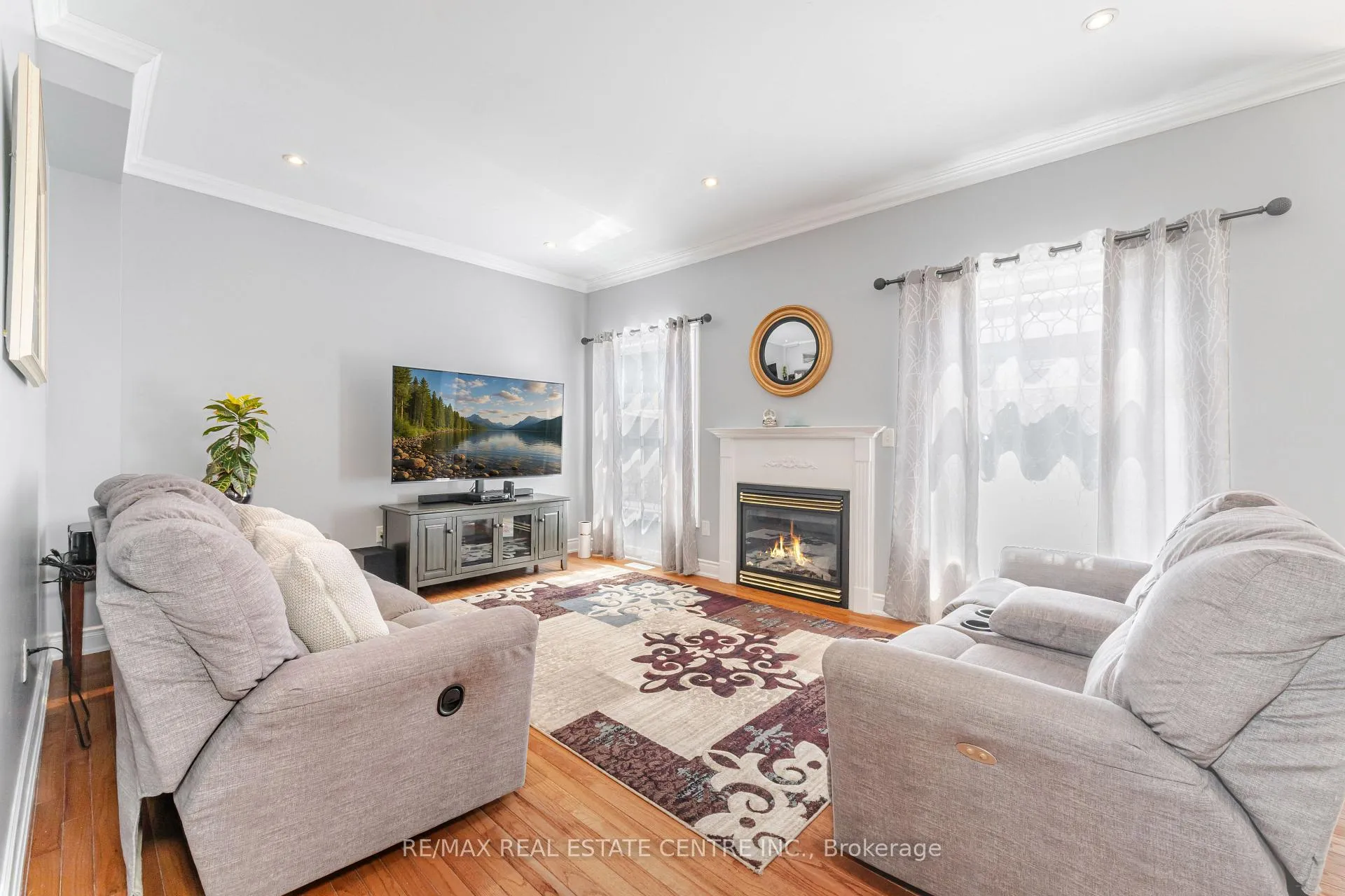 Photo 12 of 46 Lakefield Road, Brampton, Snelgrove — HOMEH