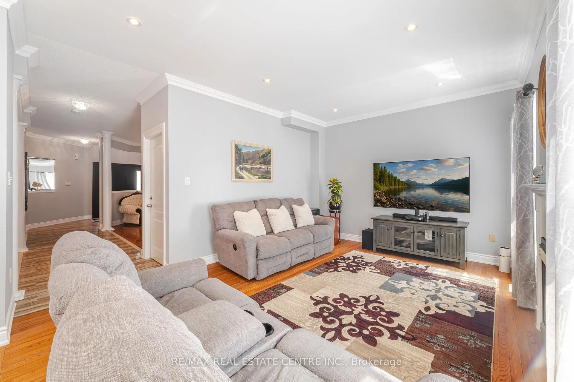 Photo 13 of 46 Lakefield Road, Brampton, Snelgrove — HOMEH