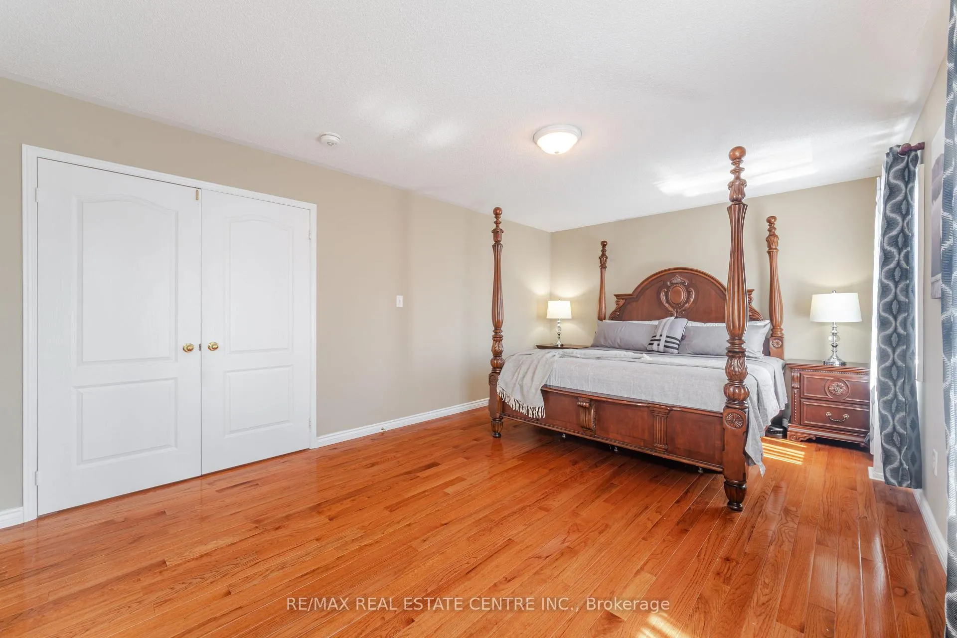 Photo 23 of 46 Lakefield Road, Brampton, Snelgrove — HOMEH
