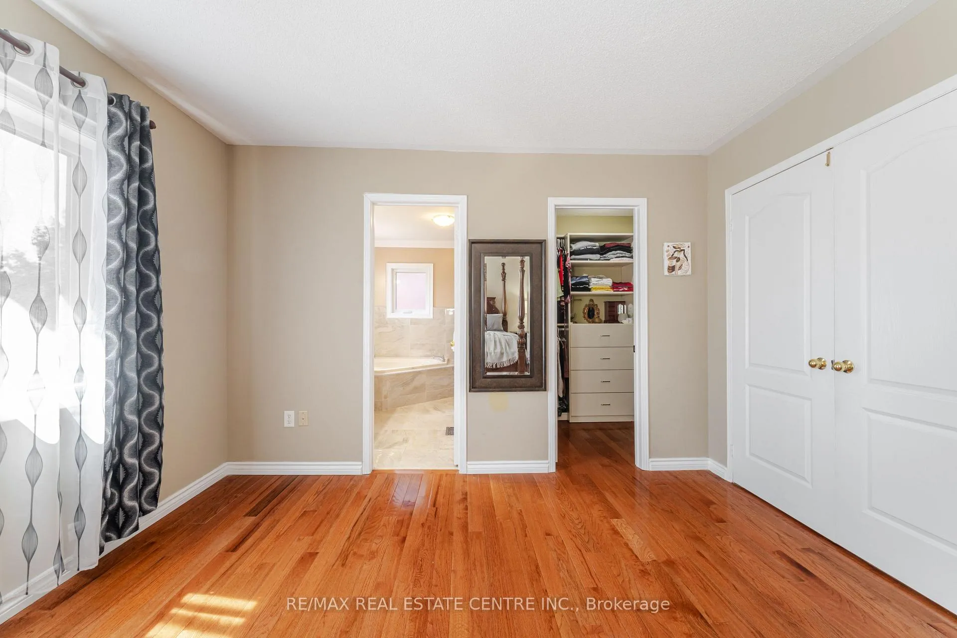 Photo 24 of 46 Lakefield Road, Brampton, Snelgrove — HOMEH