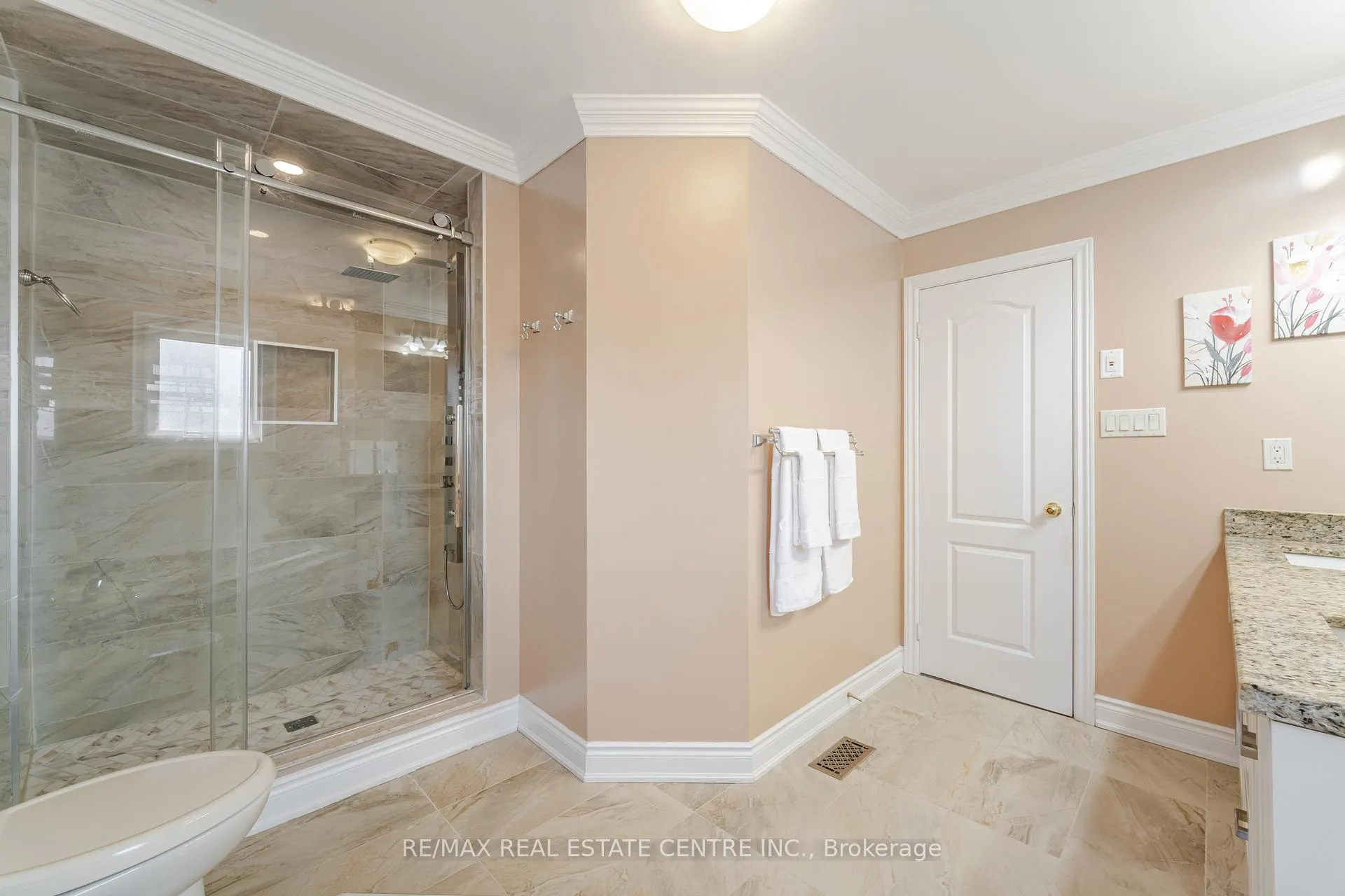 Photo 26 of 46 Lakefield Road, Brampton, Snelgrove — HOMEH