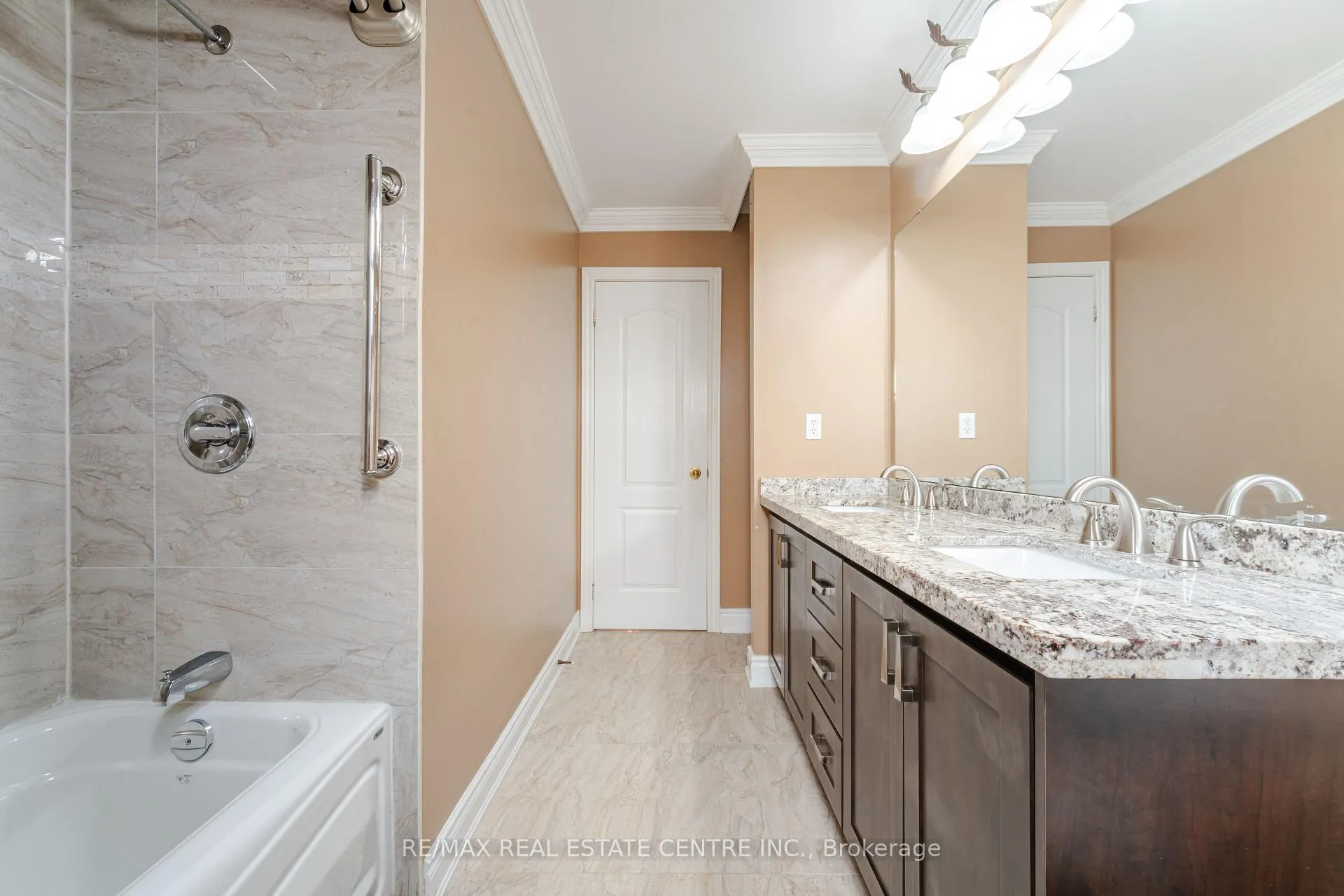 Photo 35 of 46 Lakefield Road, Brampton, Snelgrove — HOMEH