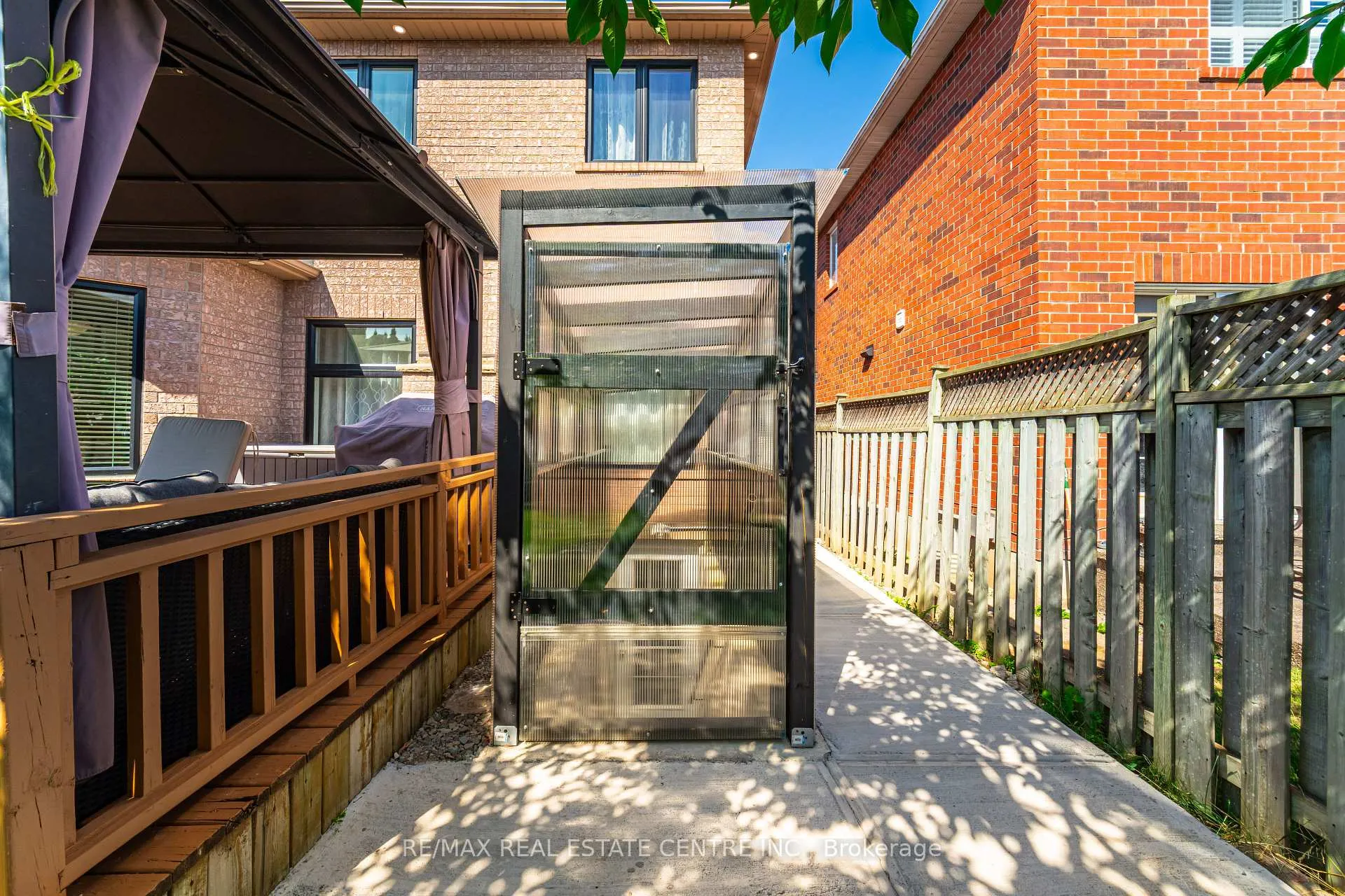 Photo 36 of 46 Lakefield Road, Brampton, Snelgrove — HOMEH