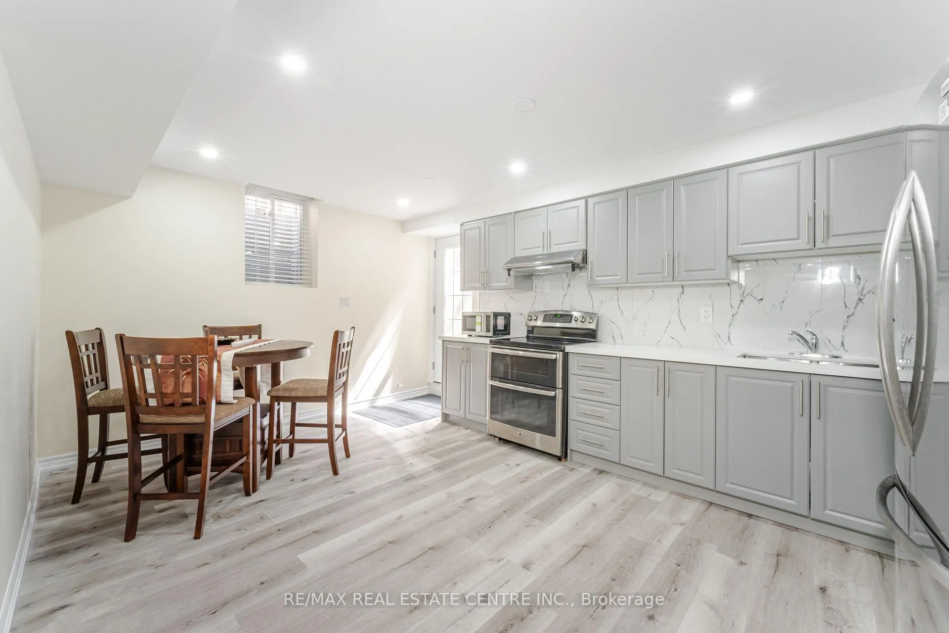 Photo 39 of 46 Lakefield Road, Brampton, Snelgrove — HOMEH