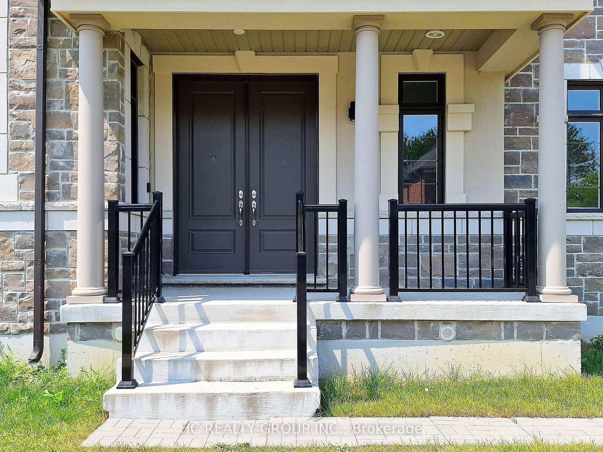 Photo 4 of 255 Touch Gold Crescent, Aurora, Bayview Southeast — HOMEH