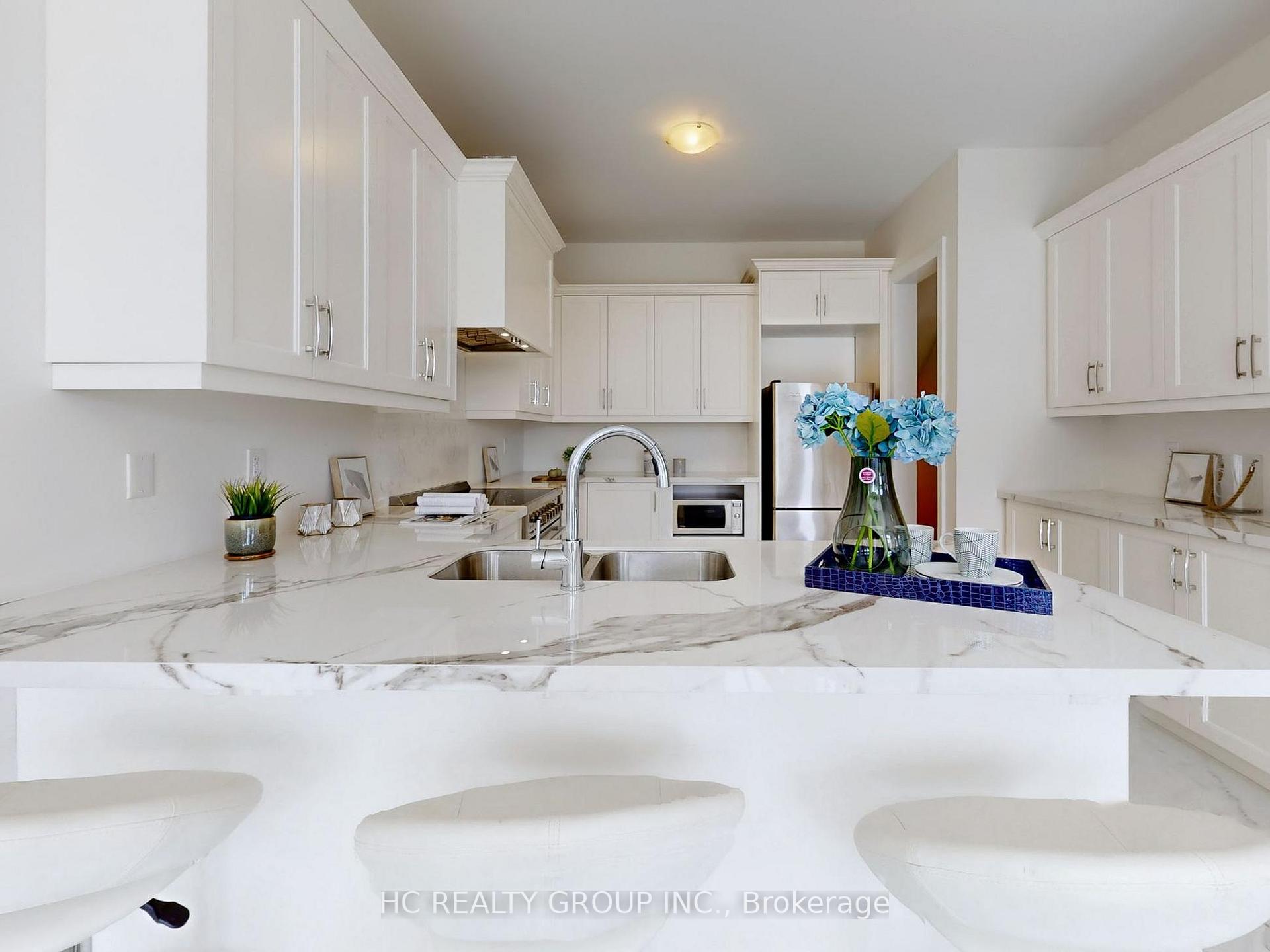 Photo 8 of 255 Touch Gold Crescent, Aurora, Bayview Southeast — HOMEH