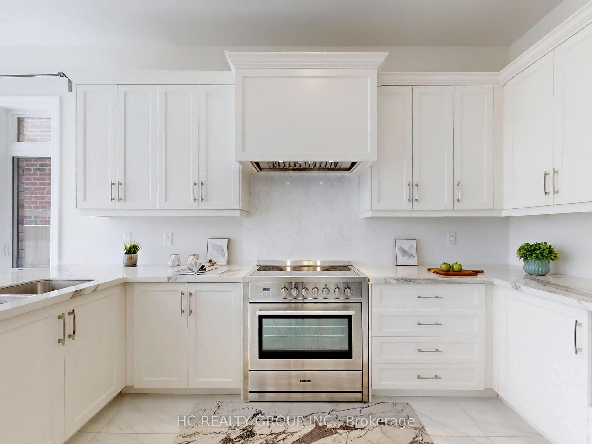 Photo 9 of 255 Touch Gold Crescent, Aurora, Bayview Southeast — HOMEH