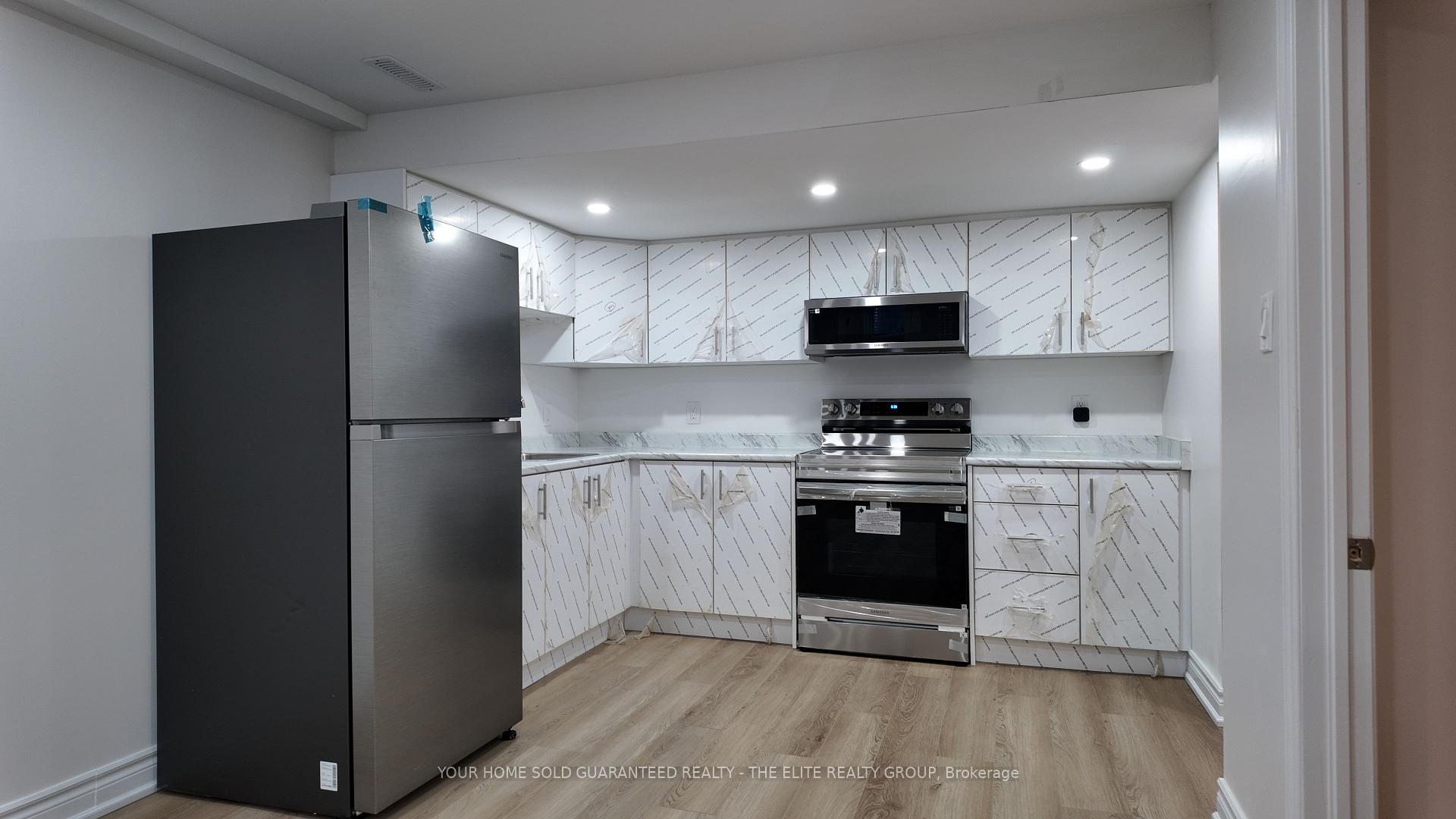 Photo 2 of Unit Lower, 43 Royal Palm Drive, Brampton, Heart Lake East — HOMEH