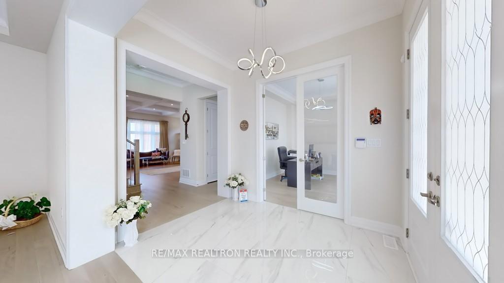 Photo 5 of 41 John Dalimore Drive, Georgina, Keswick South — HOMEH
