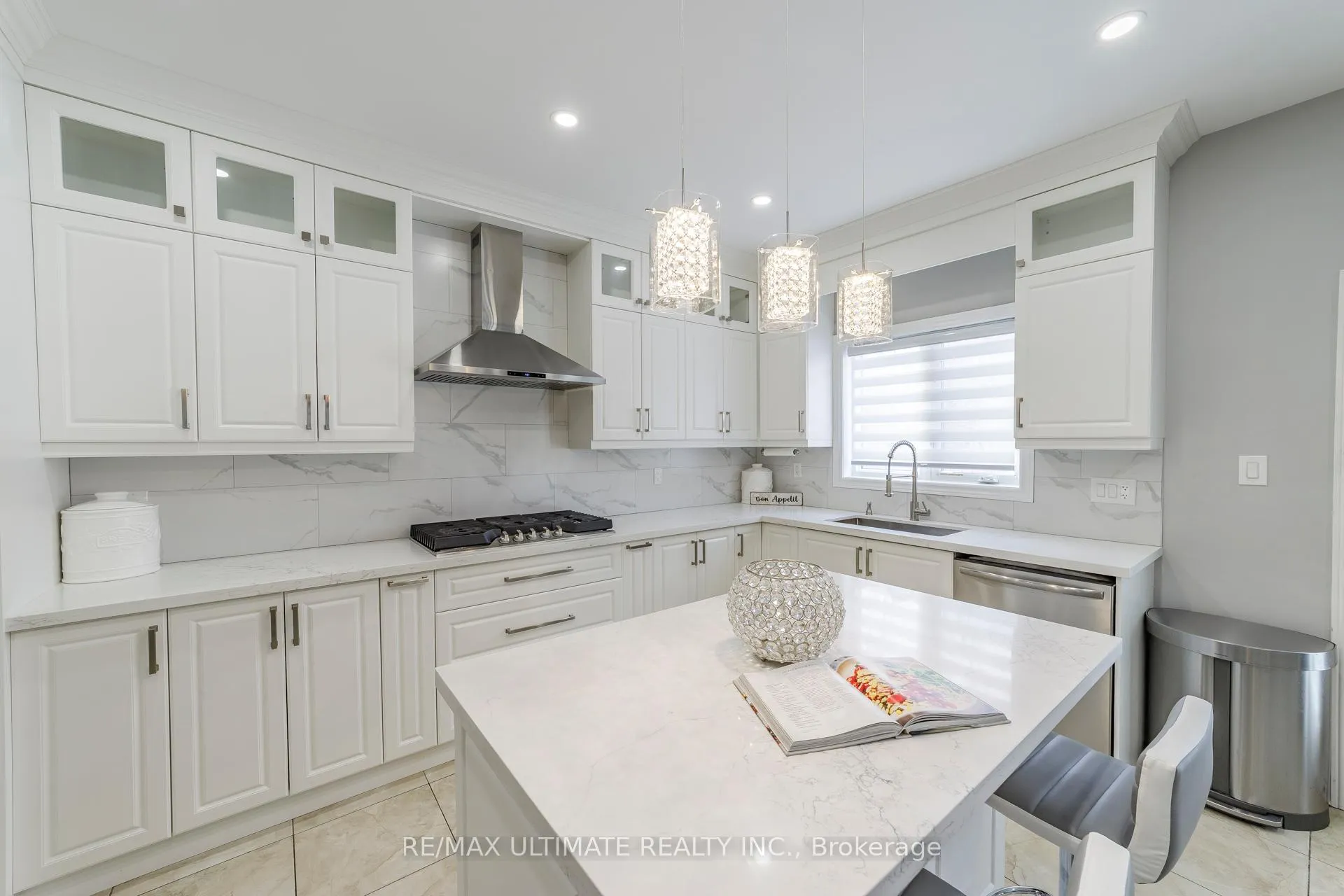 Photo 11 of 8 Levida Street, Brampton, Vales of Castlemore — HOMEH