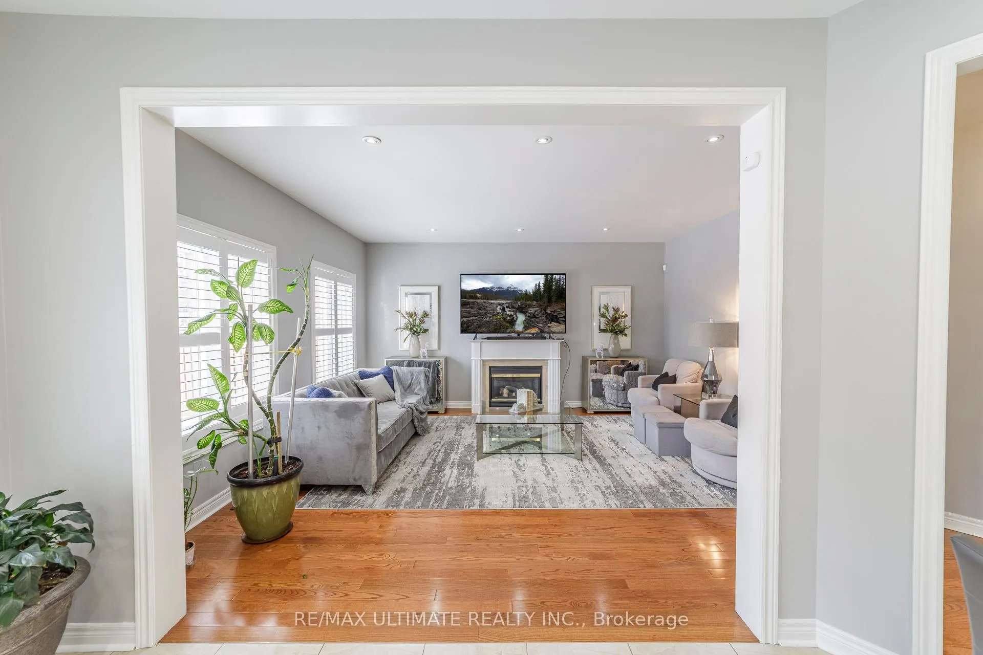 Photo 12 of 8 Levida Street, Brampton, Vales of Castlemore — HOMEH