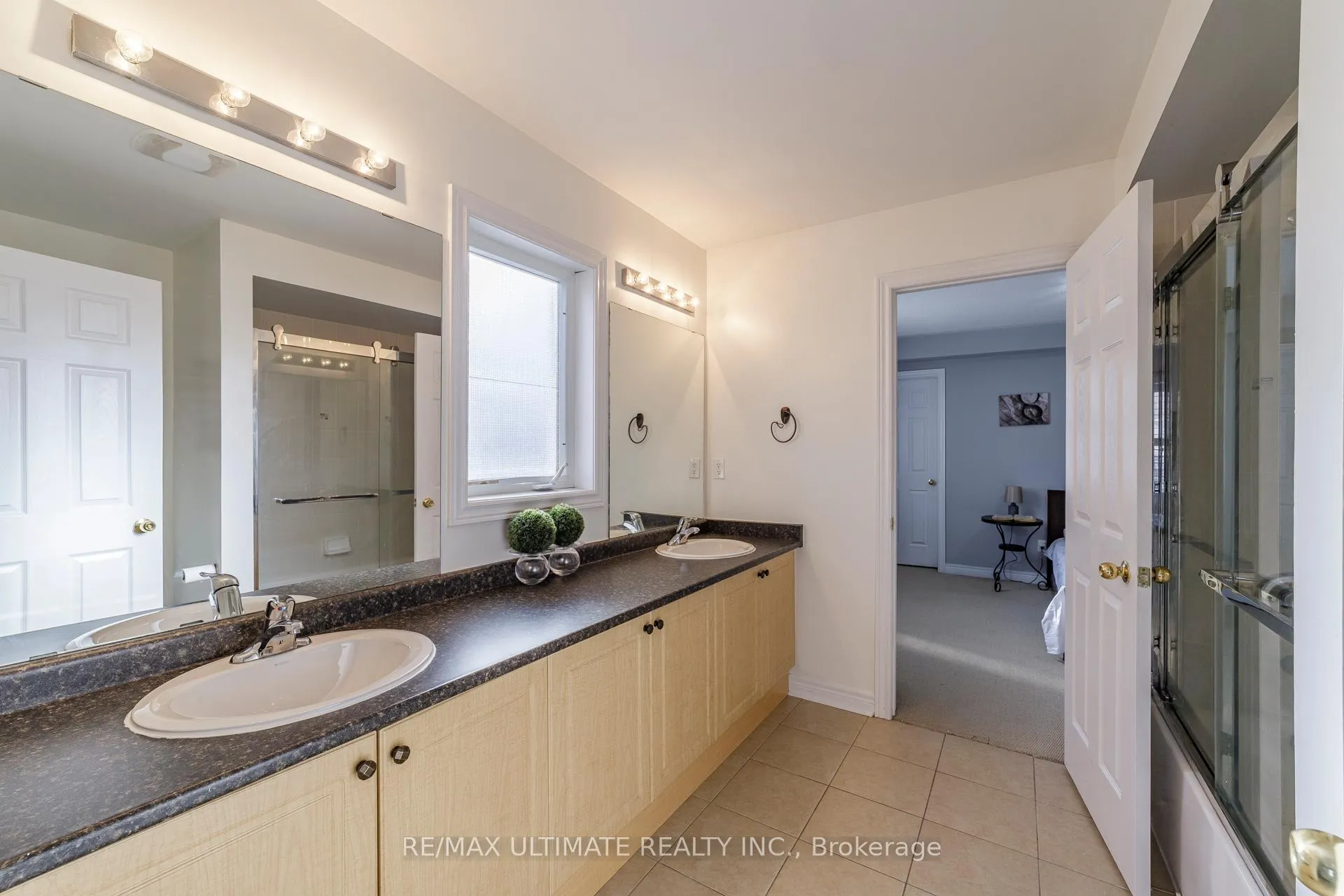 Photo 23 of 8 Levida Street, Brampton, Vales of Castlemore — HOMEH