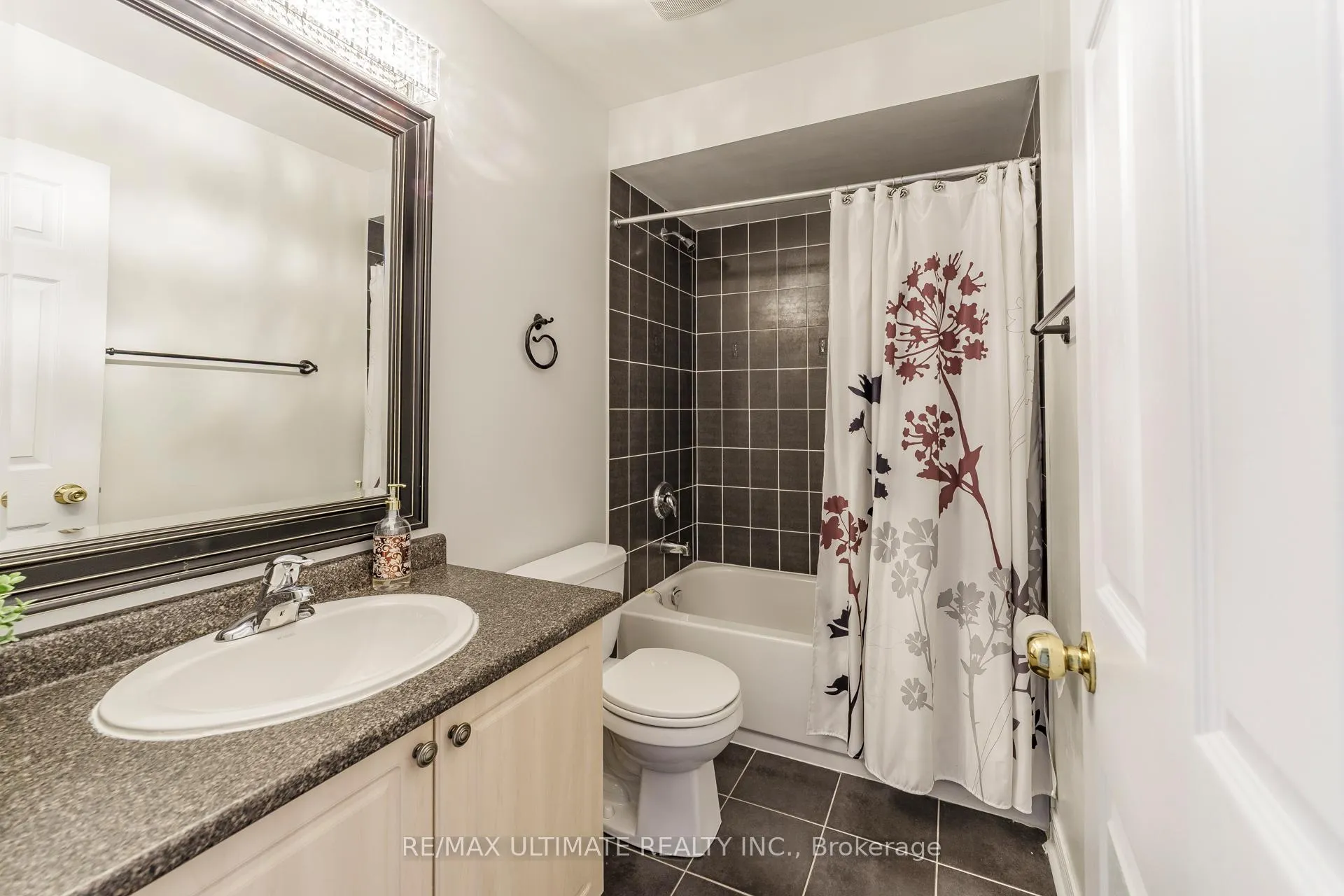 Photo 27 of 8 Levida Street, Brampton, Vales of Castlemore — HOMEH