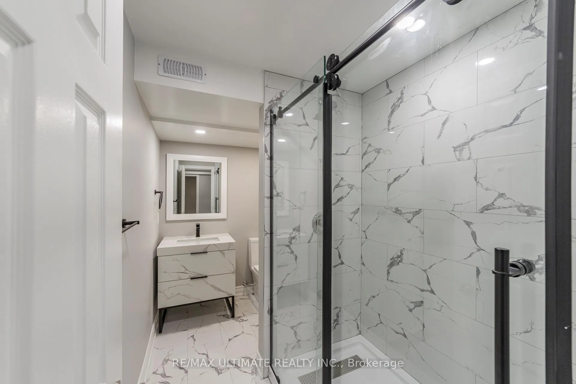 Photo 34 of 8 Levida Street, Brampton, Vales of Castlemore — HOMEH