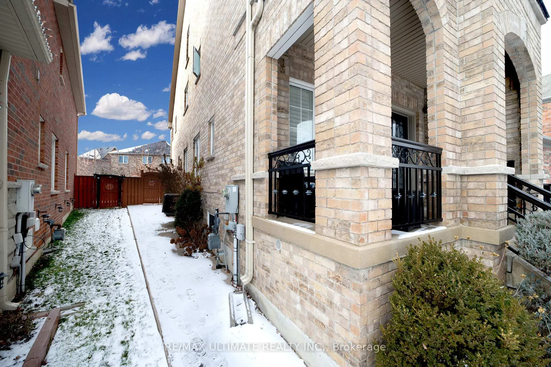 Photo 39 of 8 Levida Street, Brampton, Vales of Castlemore — HOMEH