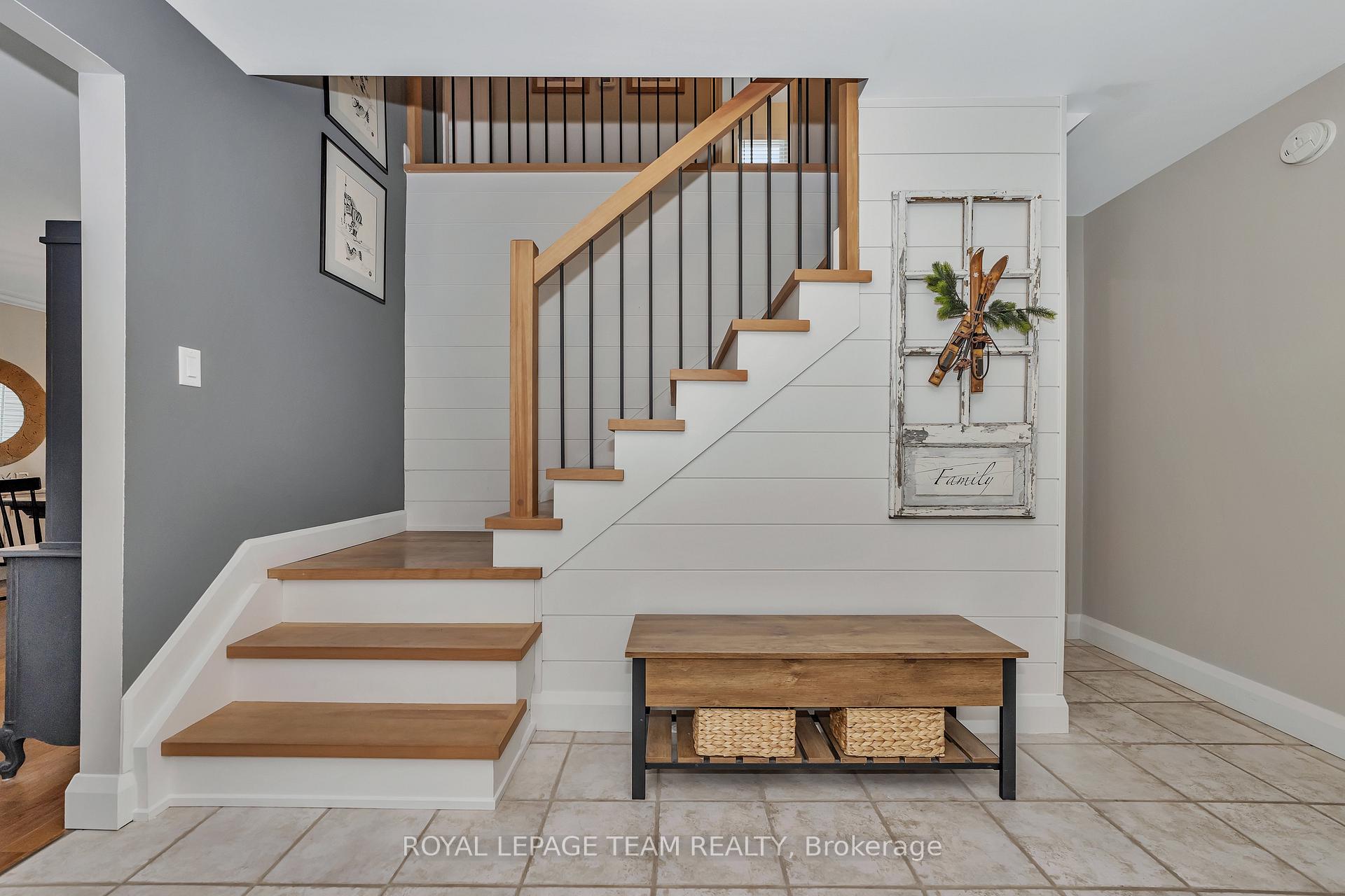 Photo 6 of 129 Ridgeview Drive, Ottawa, Carp — HOMEH